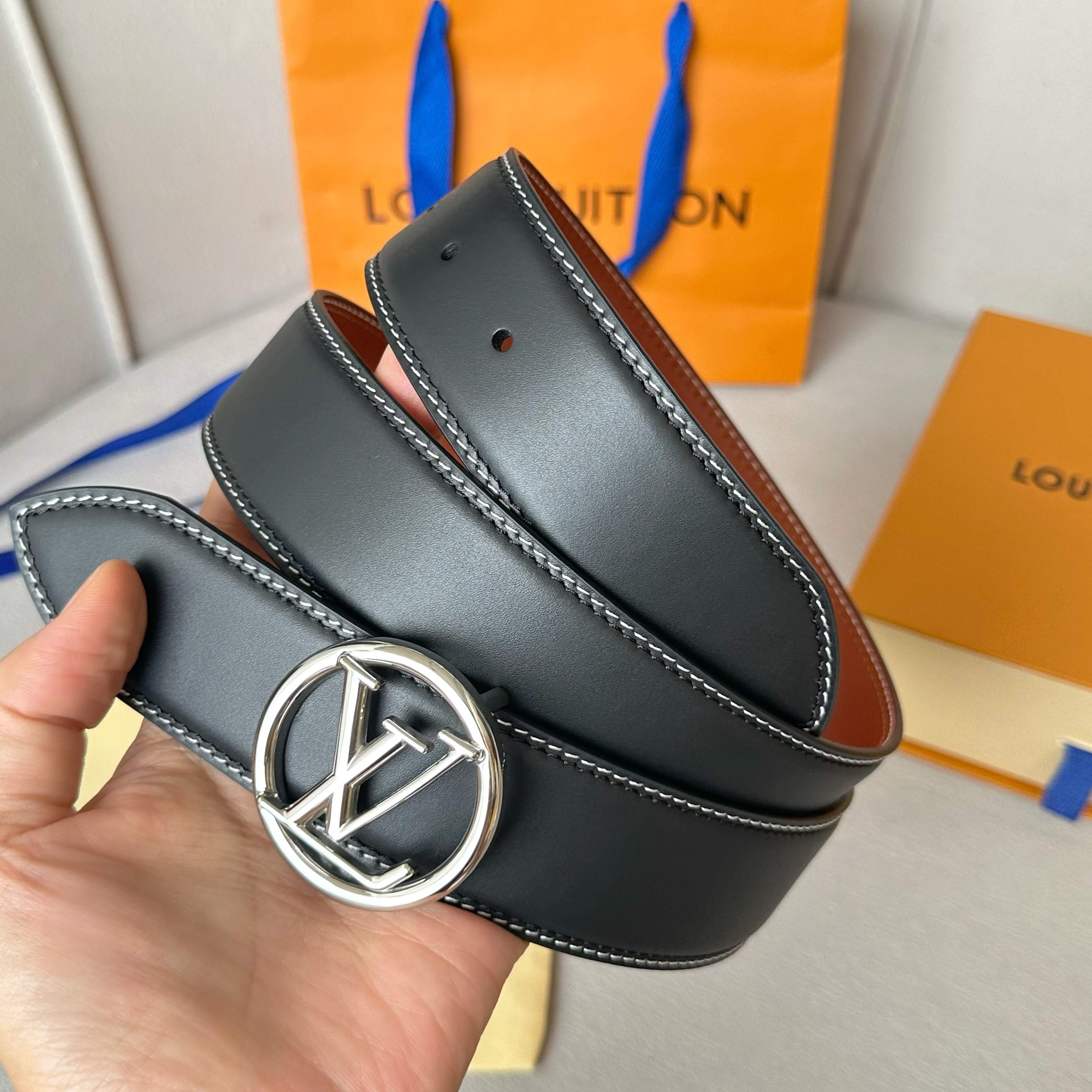 🌸L0UIS VUITT0N 今季新品 男士原單腰帶 寬度40毫米 雙面頭層小牛皮車雙線工藝 搭配經典鋼