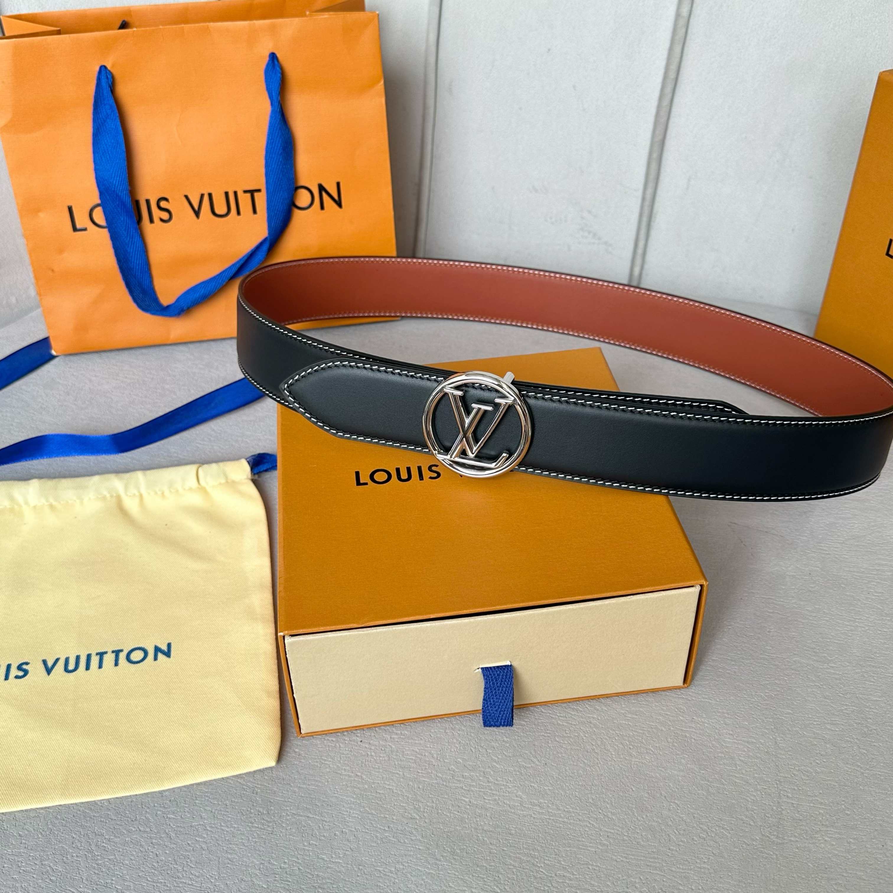 🌸L0UIS VUITT0N 今季新品 男士原單腰帶 寬度40毫米 雙面頭層小牛皮車雙線工藝 搭配經典鋼