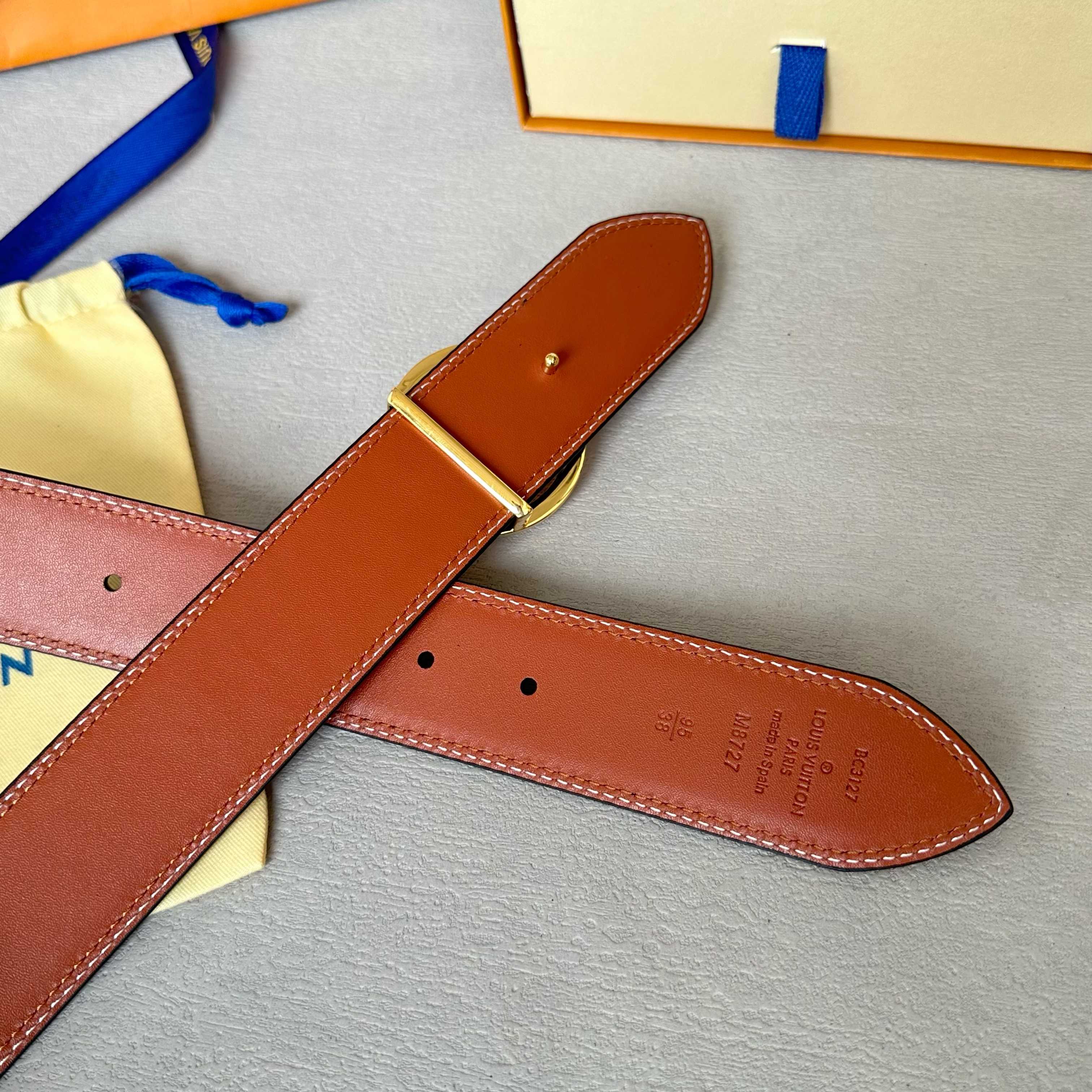 🌸L0UIS VUITT0N 今季新品 男士原單腰帶 寬度40毫米 雙面頭層小牛皮車雙線工藝 搭配經典鋼