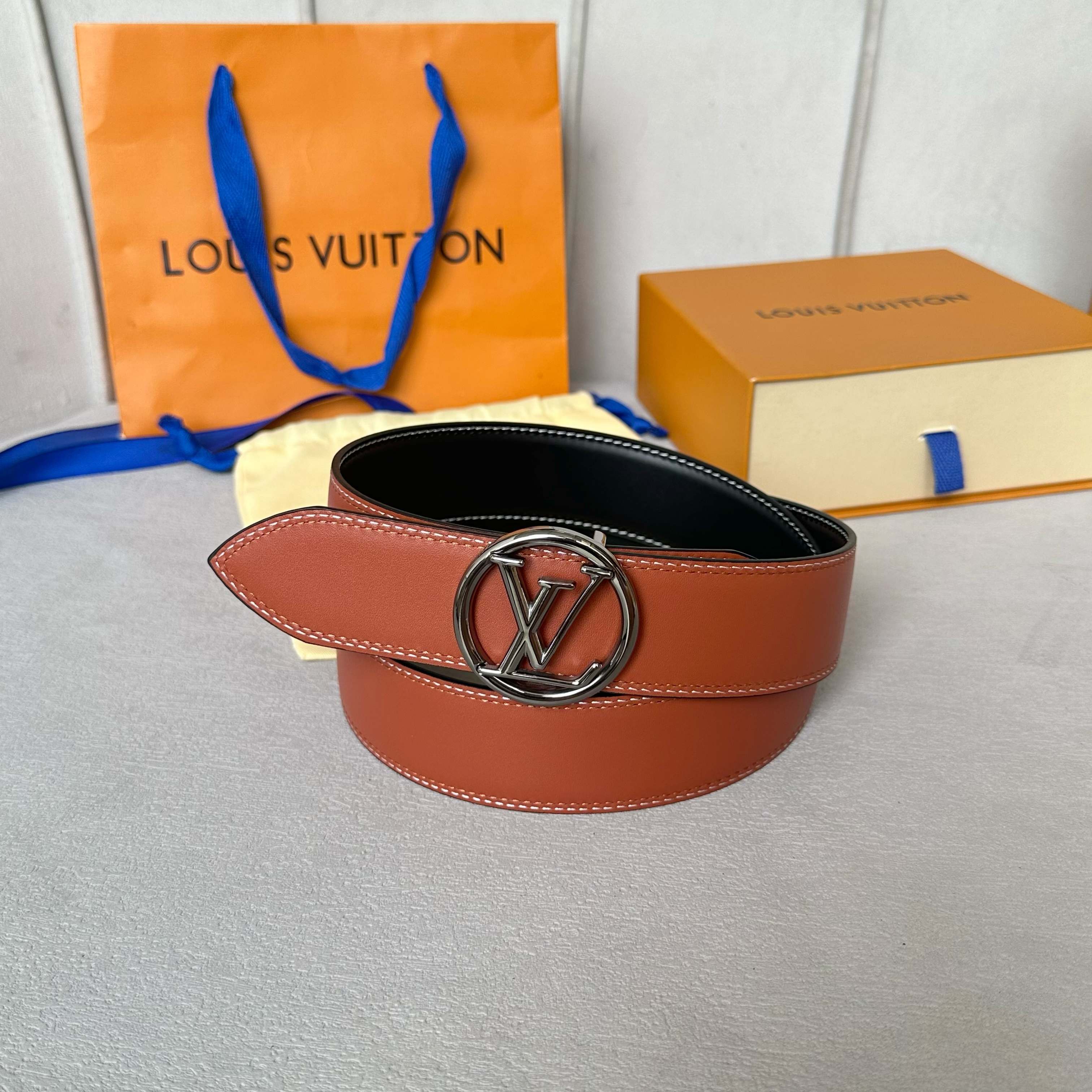 🌸L0UIS VUITT0N 今季新品 男士原單腰帶 寬度40毫米 雙面頭層小牛皮車雙線工藝 搭配經典鋼