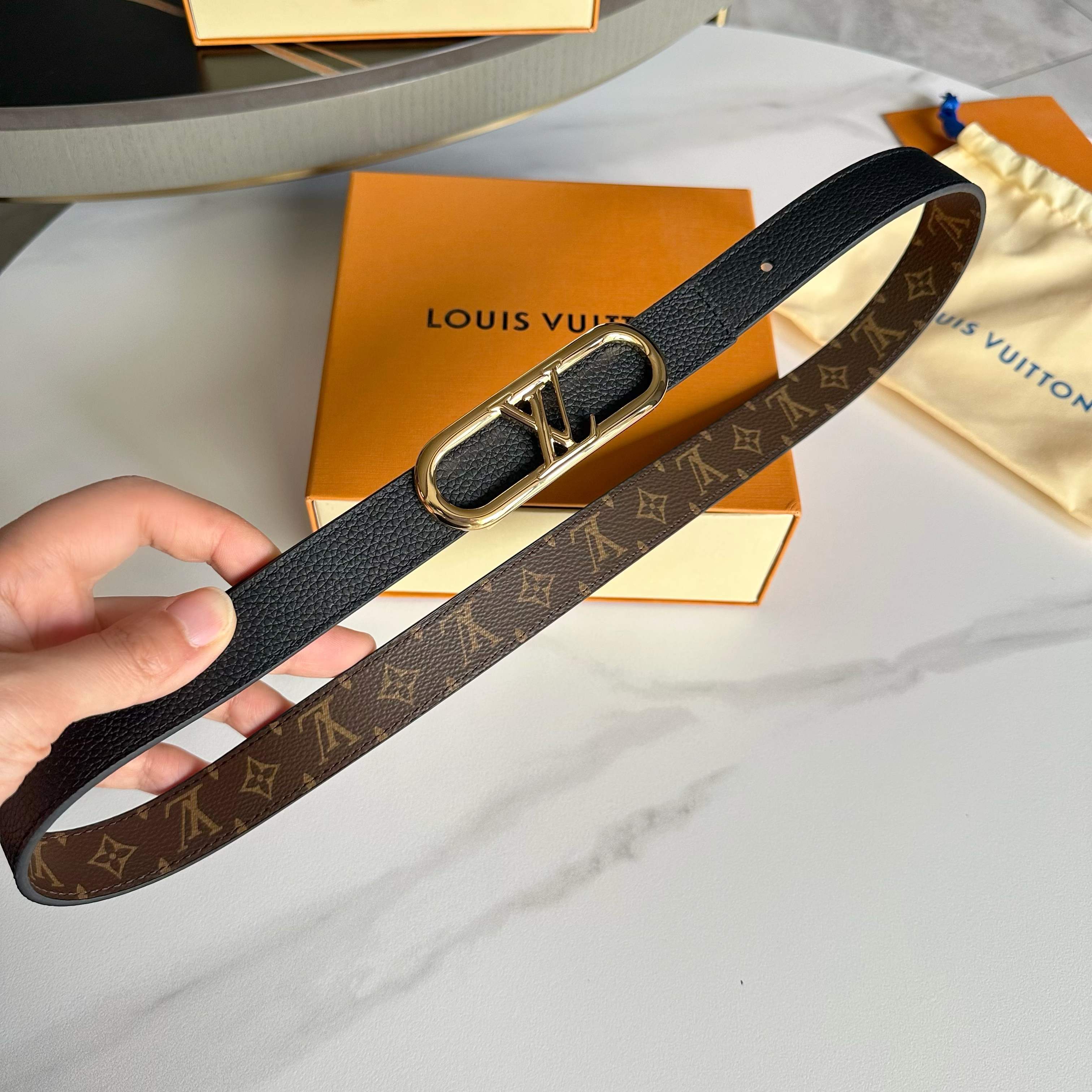 NO:138888,L0UIS VUITT0N New product of this season, Dog Family Women's original single belt, width 25mm, customized canvas surface with bottom, new mold buckle, a variety of hardware to choose from. Double-sided, versatile, belt19860909L0UIS VUITT0N 今季新品 驢家女士原單腰帶 寬度25毫米 定制帆布面搭配底 全新開模扣 多種五金可供選擇. 雙面用 百搭款,皮带,Belt