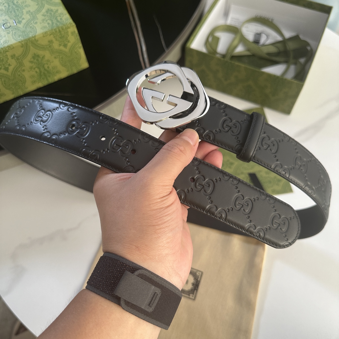 Luxury Gucci Men’s Belts: Real-Grade Collegiate Style and Classic Waterproof Design