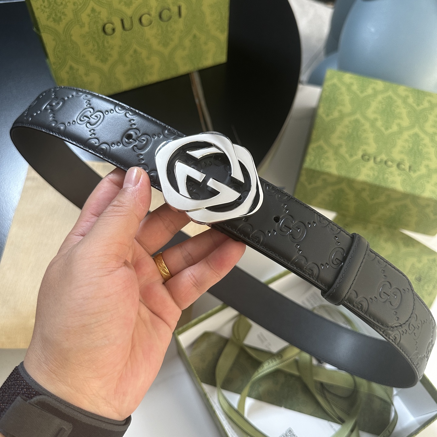 Luxury Gucci Men’s Belts: Real-Grade Collegiate Style and Classic Waterproof Design - 图片 5