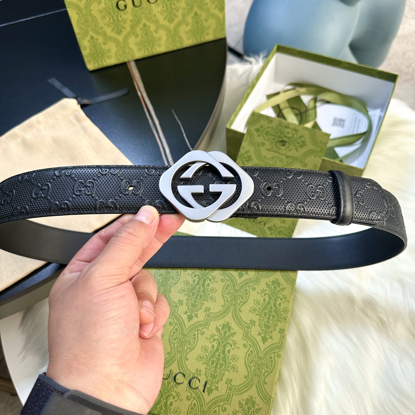 GUCCI メンズ腰帯 P238 ダブルGバックル デザイン