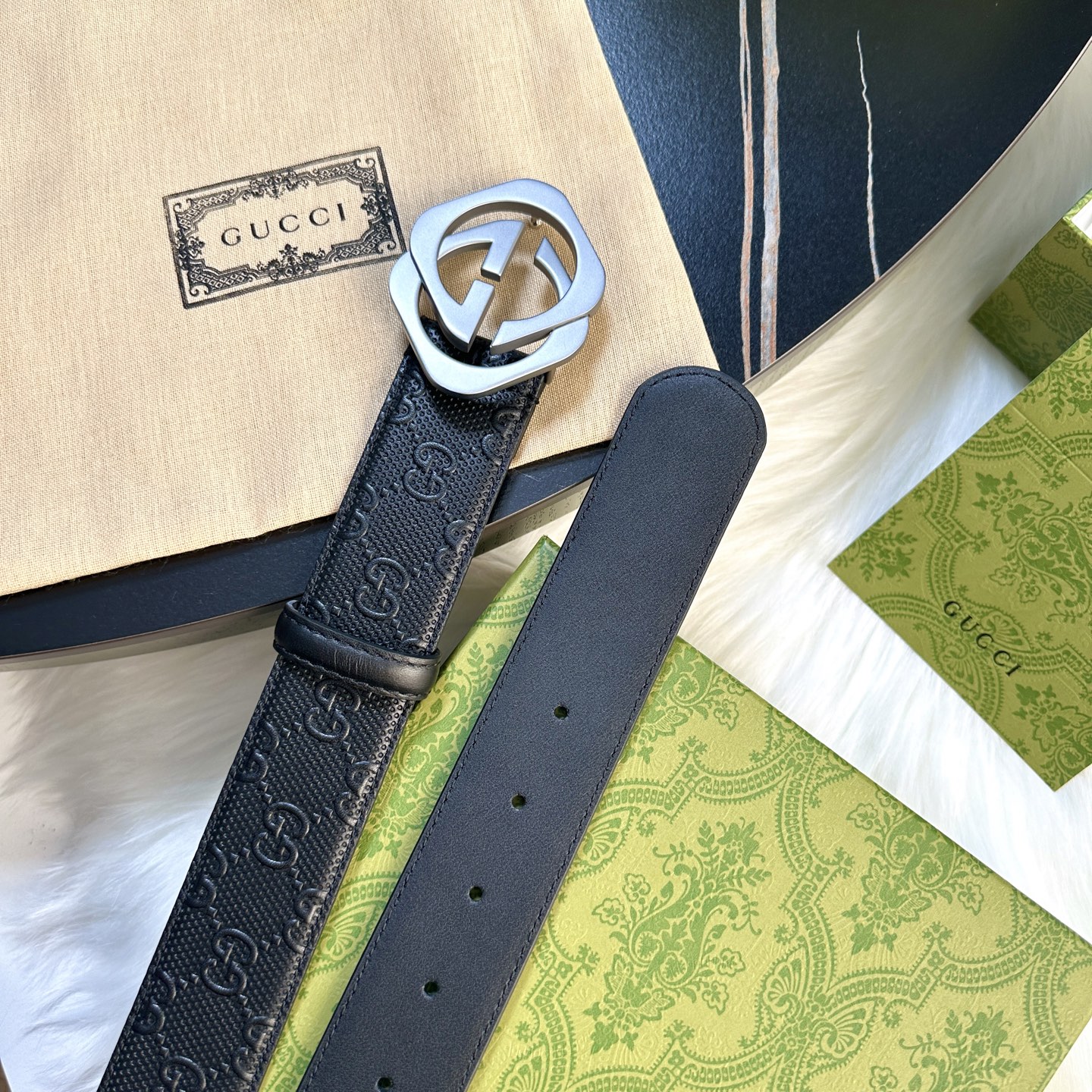 GUCCI メンズ腰帯 P238 ダブルGバックル デザイン