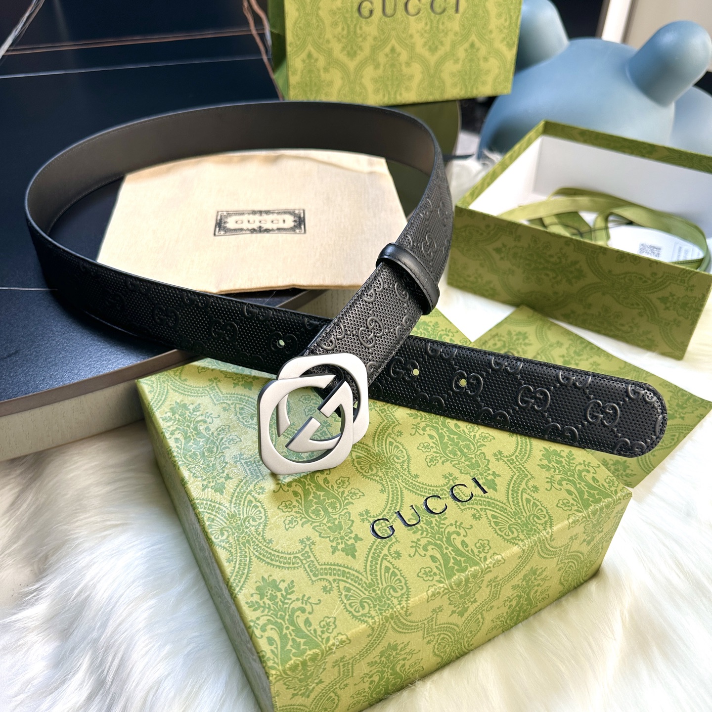 GUCCI メンズ腰帯 P238 ダブルGバックル デザイン