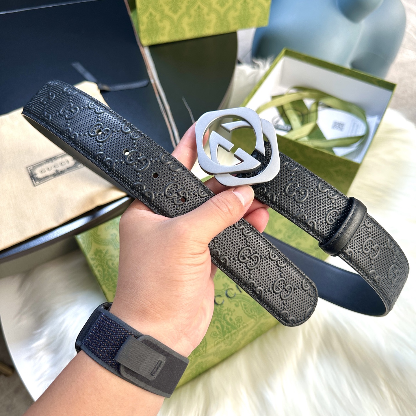 GUCCI メンズ腰帯 P238 ダブルGバックル デザイン