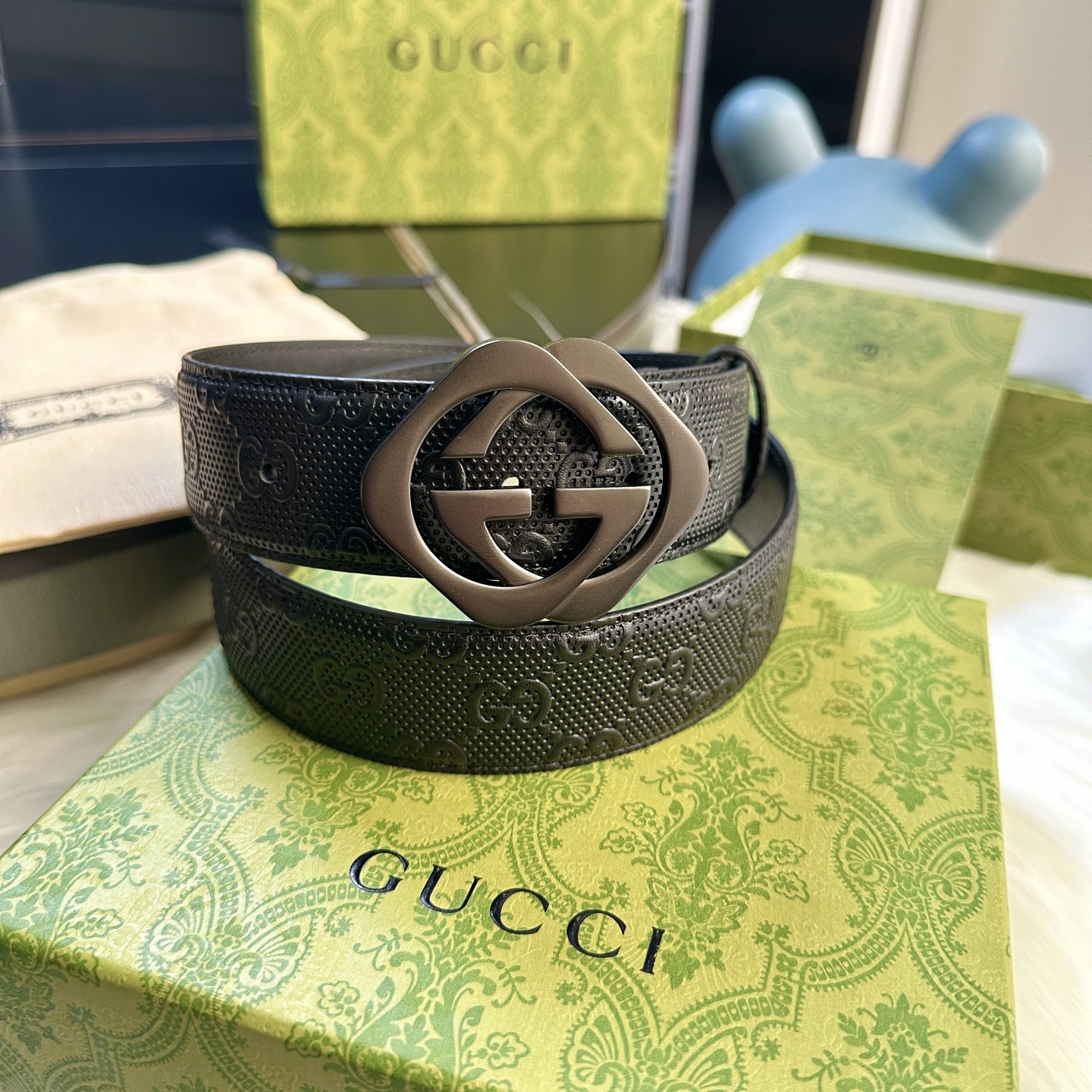 GUCCI P238 男性用 40mm 幅のダブルGバックルレザーベルト