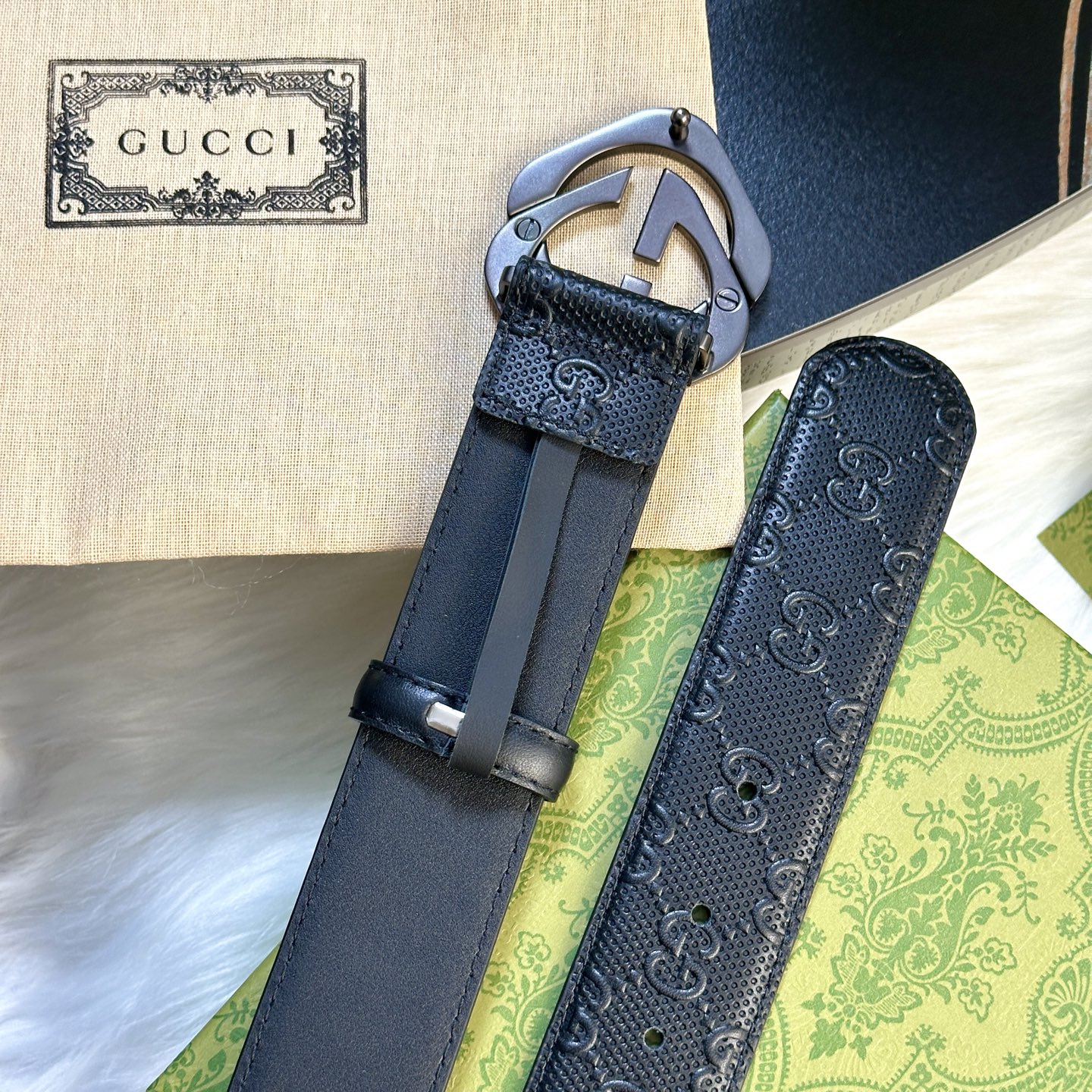 GUCCI P238 男性用 40mm 幅のダブルGバックルレザーベルト