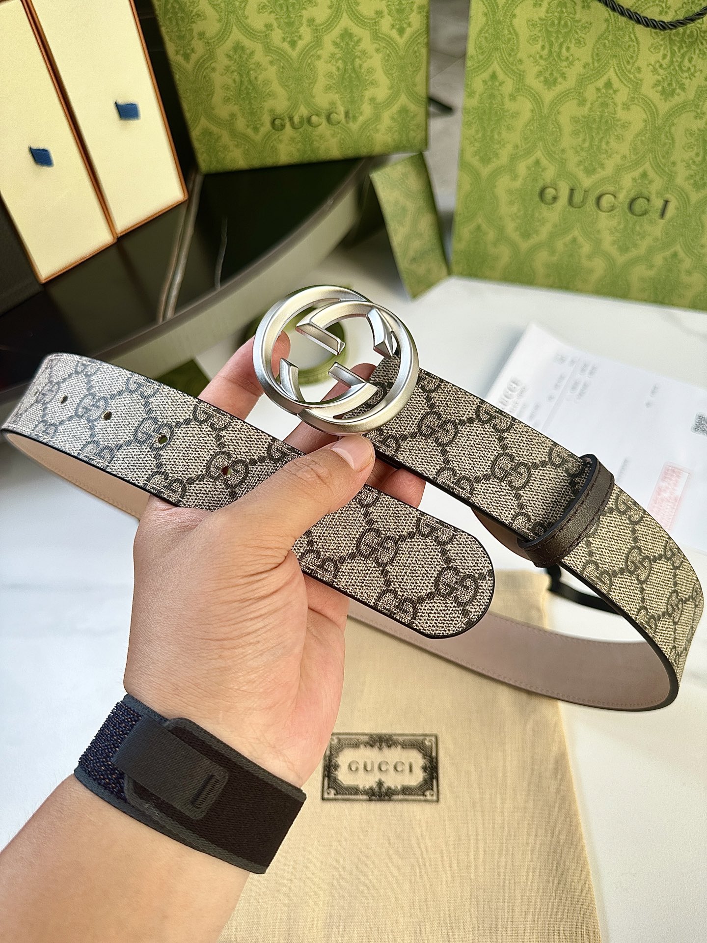 Luxury Gucci Men’s Belts: Real-Grade Collegiate Style with Classic Waterproof Design - 图片 3