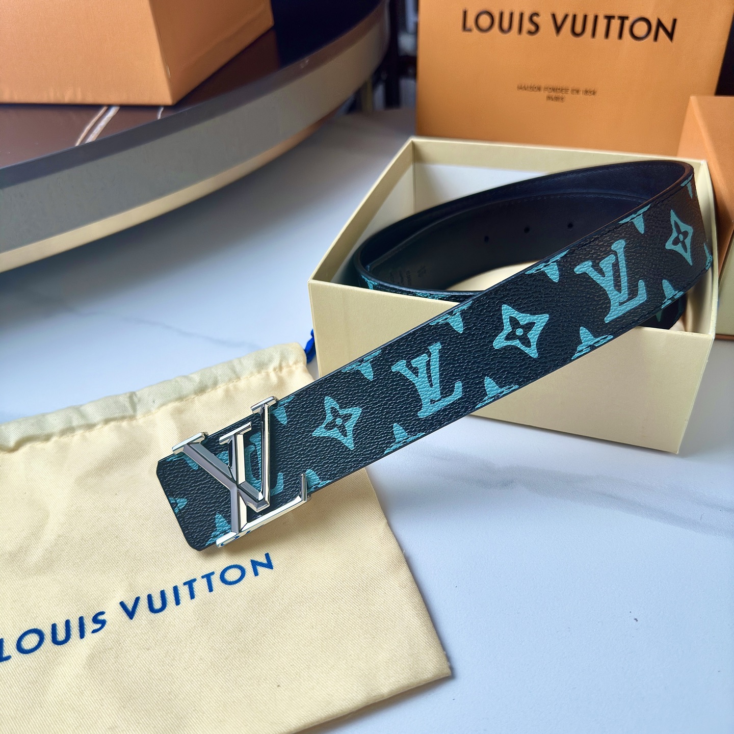 LOUIS VUITTON 原版包裝➕1.0 精鋼字母搭扣付き