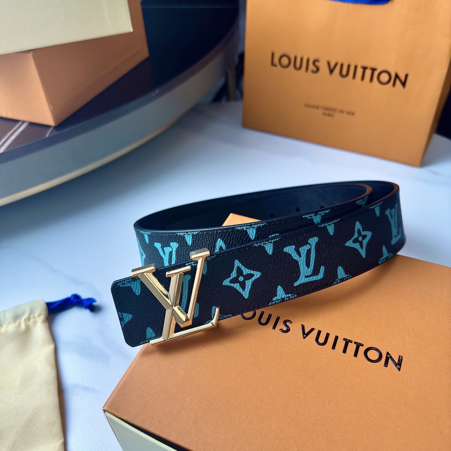 LOUIS VUITTON 原版包裝➕1.0 - 精鋼字母搭扣のクラシックデザイン