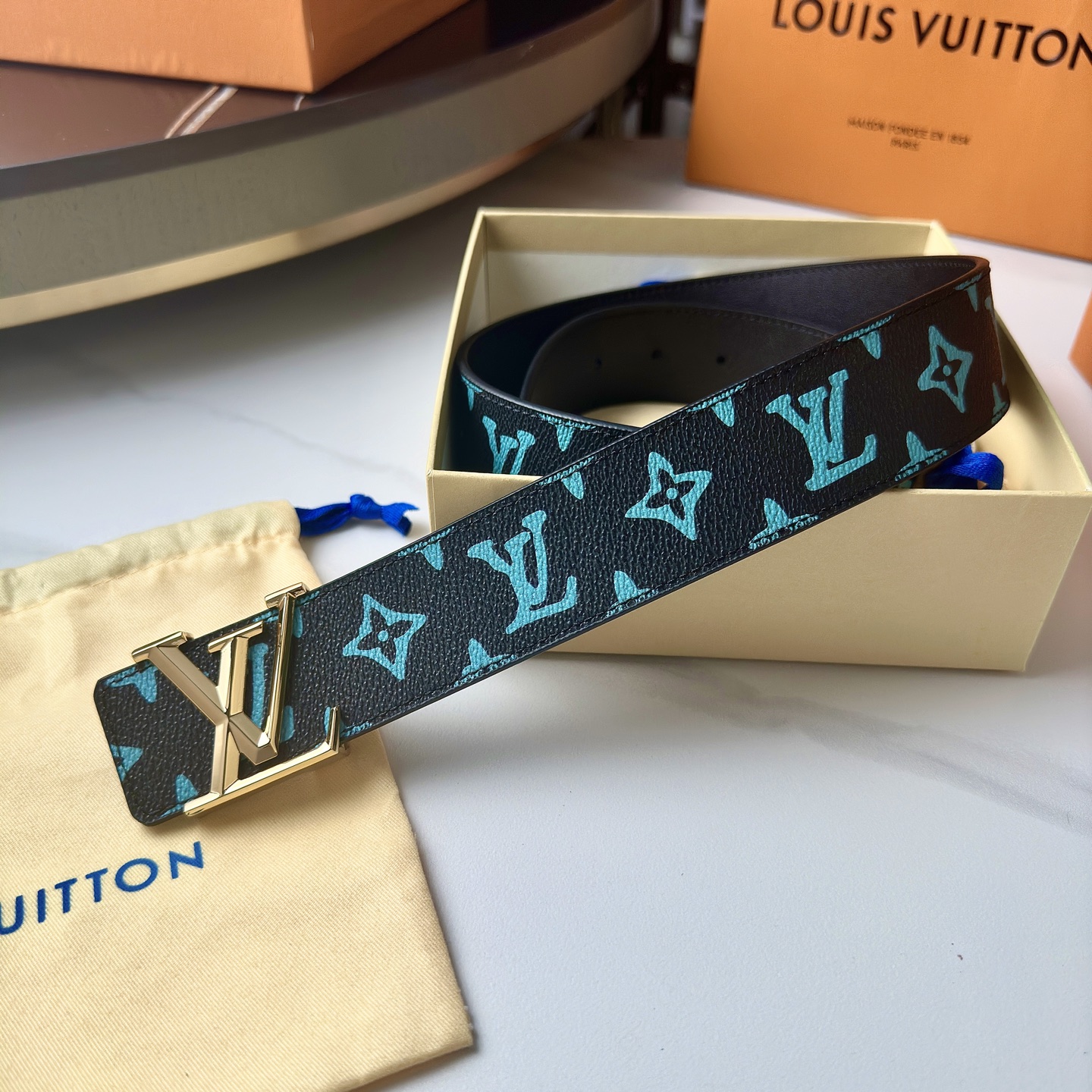 LOUIS VUITTON 原版包裝➕1.0 - 精鋼字母搭扣のクラシックデザイン