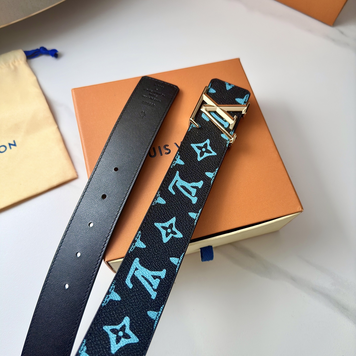 LOUIS VUITTON 原版包裝➕1.0 - 精鋼字母搭扣のクラシックデザイン