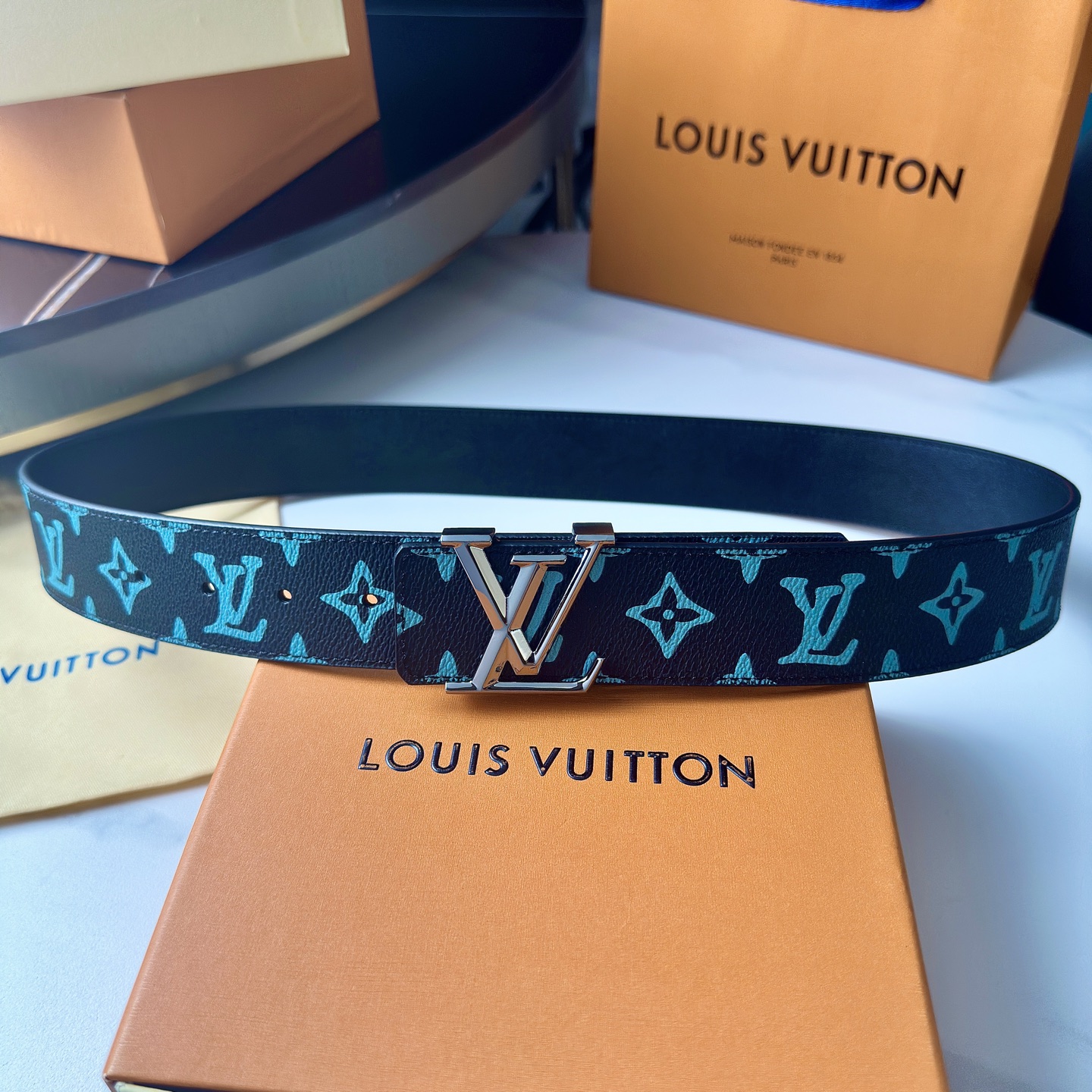 LOUIS VUITTON 原版包裝➕1.0 - 40mm幅のカスタム帆布と小牛皮