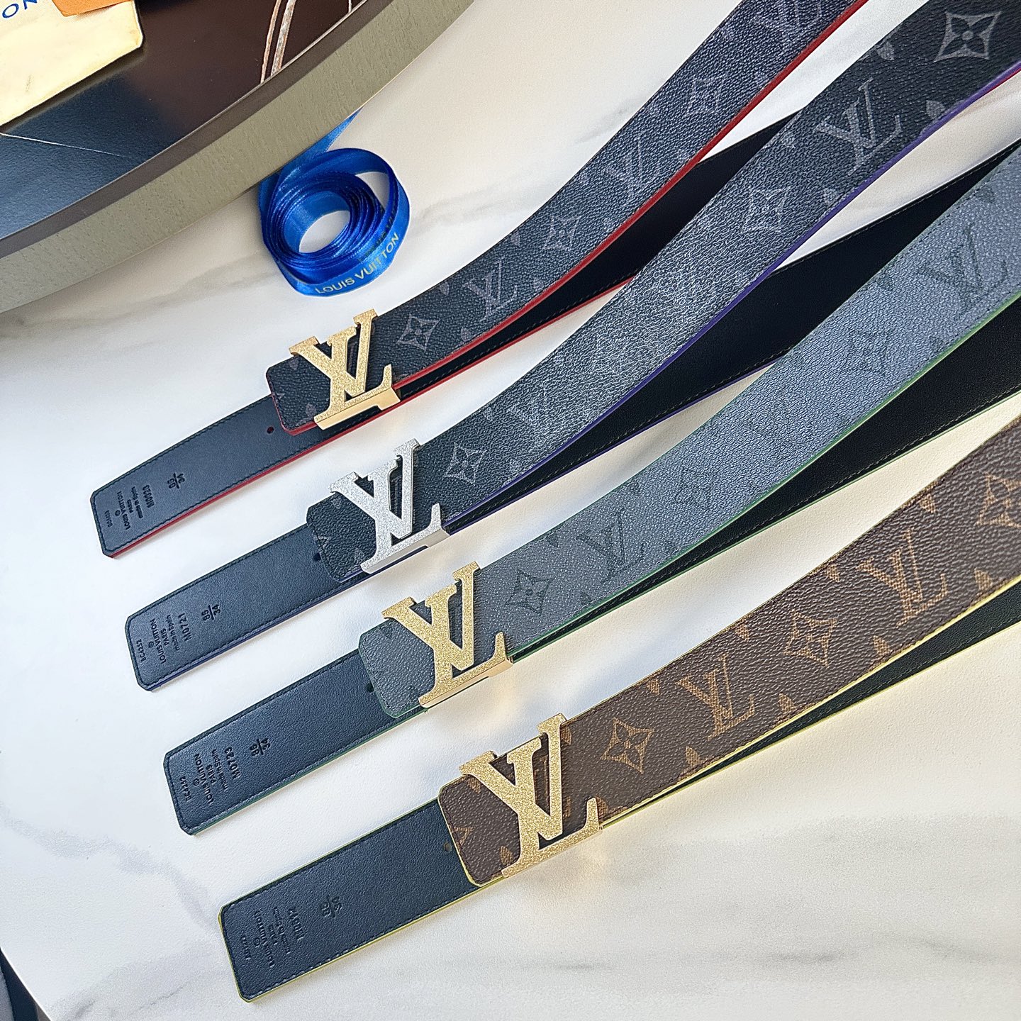 L0UIS VUITT0N 原版包裝➕1.0 - クラシックデザインと精緻な仕立て