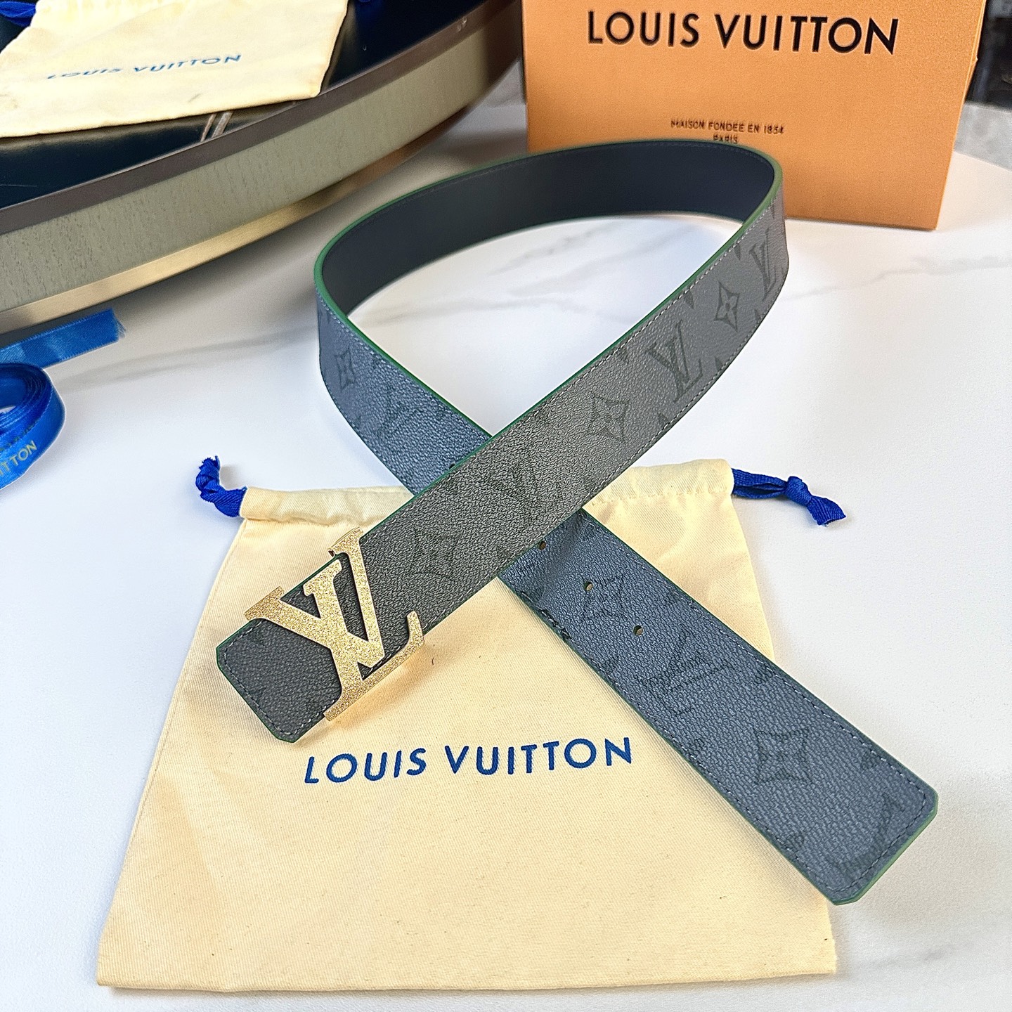 L0UIS VUITT0N 原版包裝 1.0 幅広40mmの定番スタイル