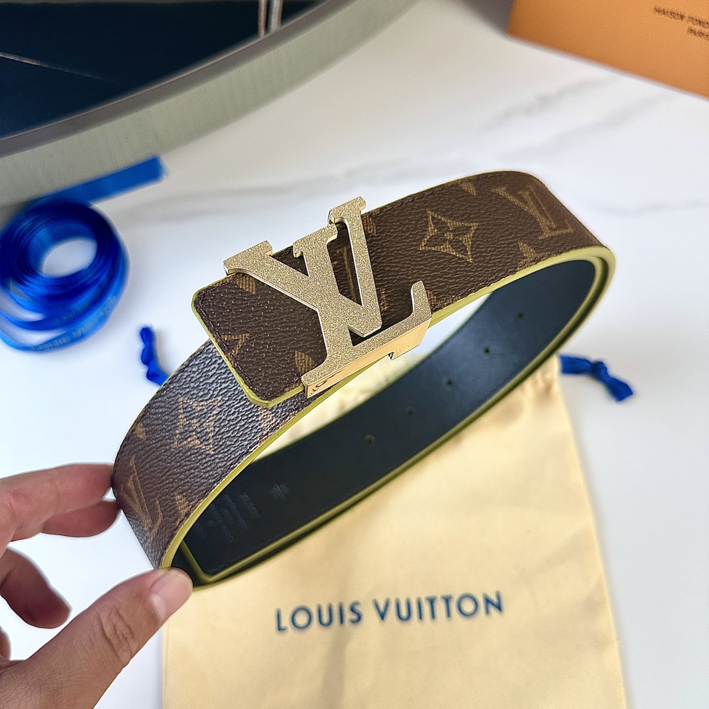 L0UIS VUITT0N 原版包裝➕1.0 - クラシックデザインと精緻な仕立て