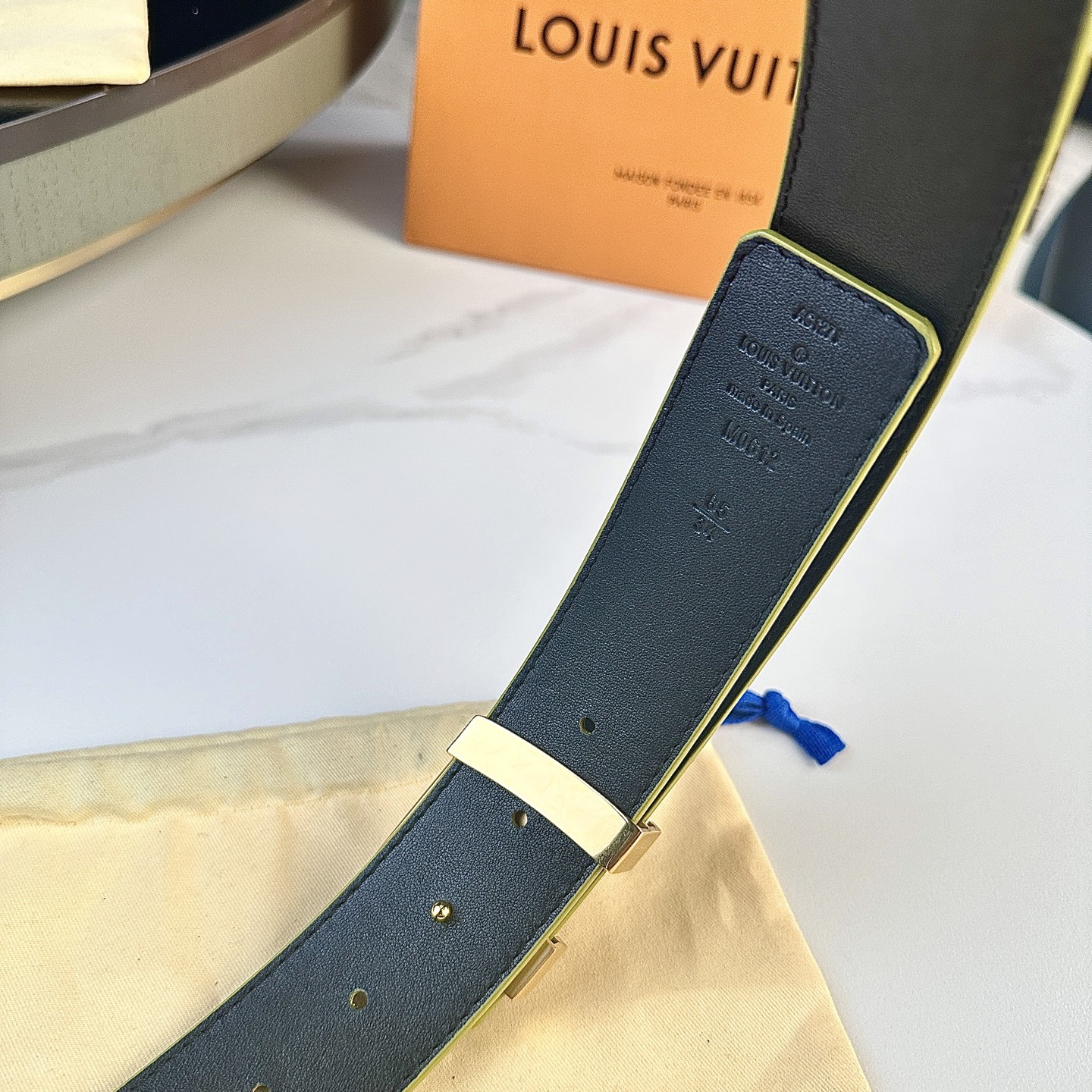 L0UIS VUITT0N 原版包裝➕1.0 - クラシックデザインと精緻な仕立て