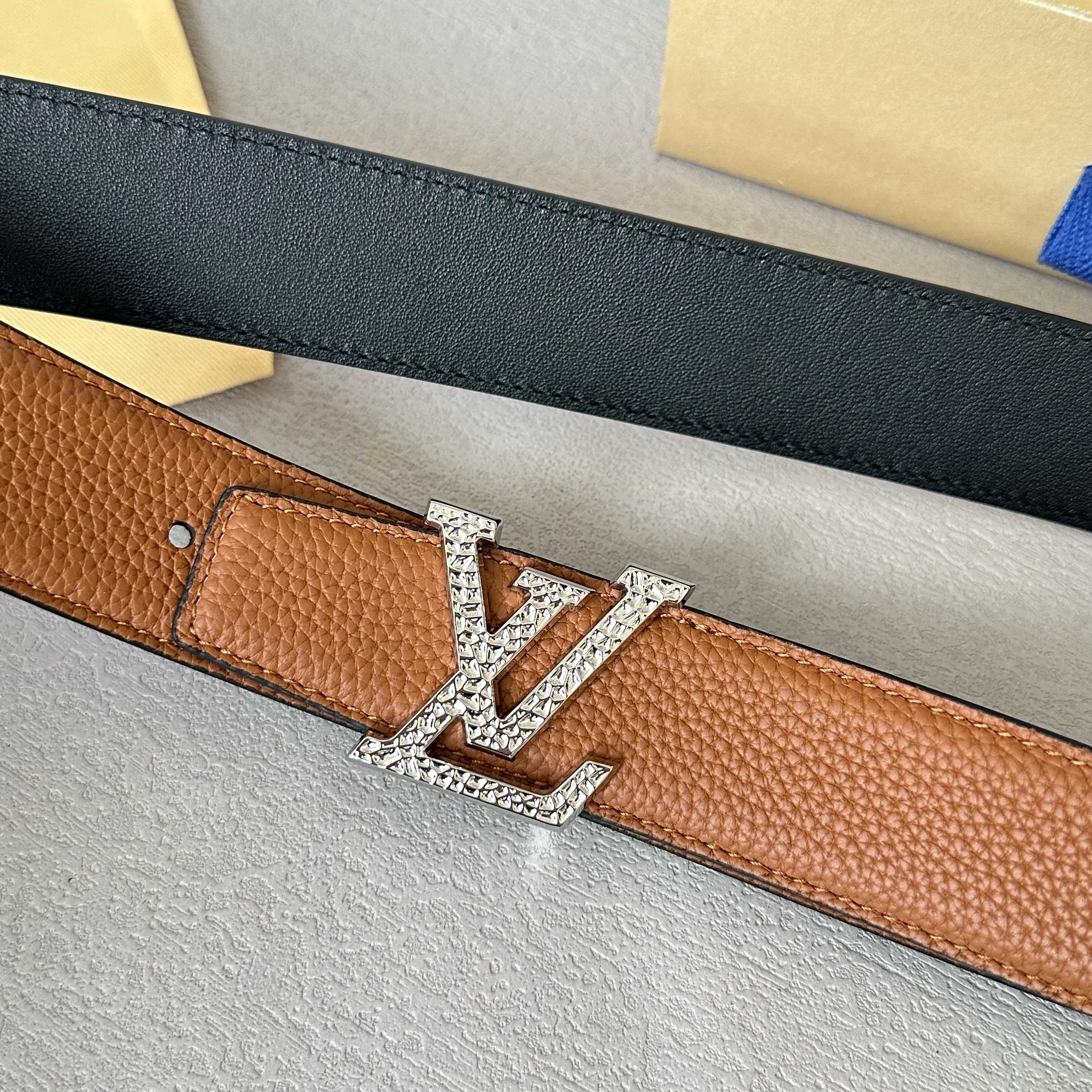 LVMH ルイ・ヴィトン 男性用ダブルフェイスベルト 幅35mm