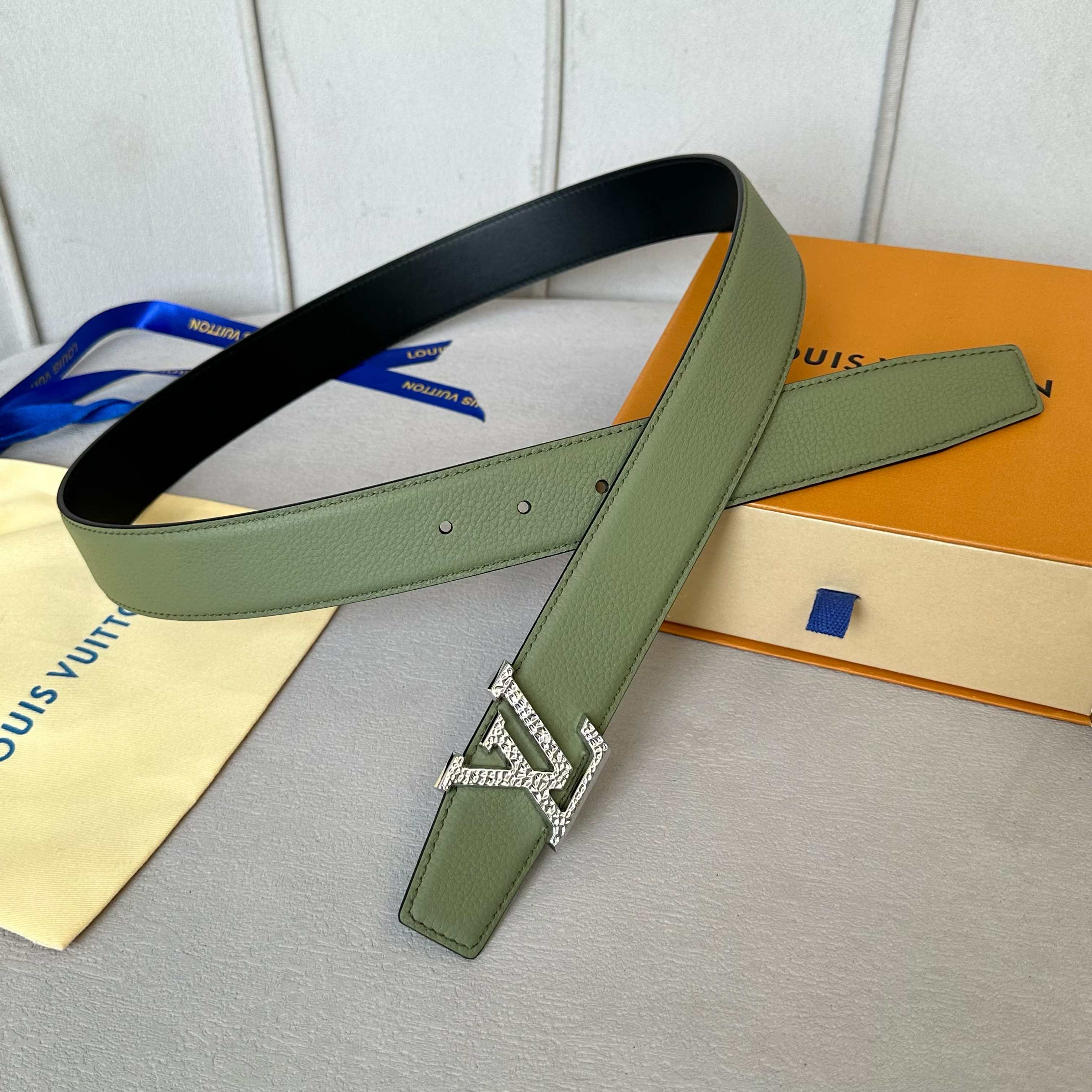 LOUIS VUITTON 原版包装➕1.0 ダブル面デザインの男士腰帯