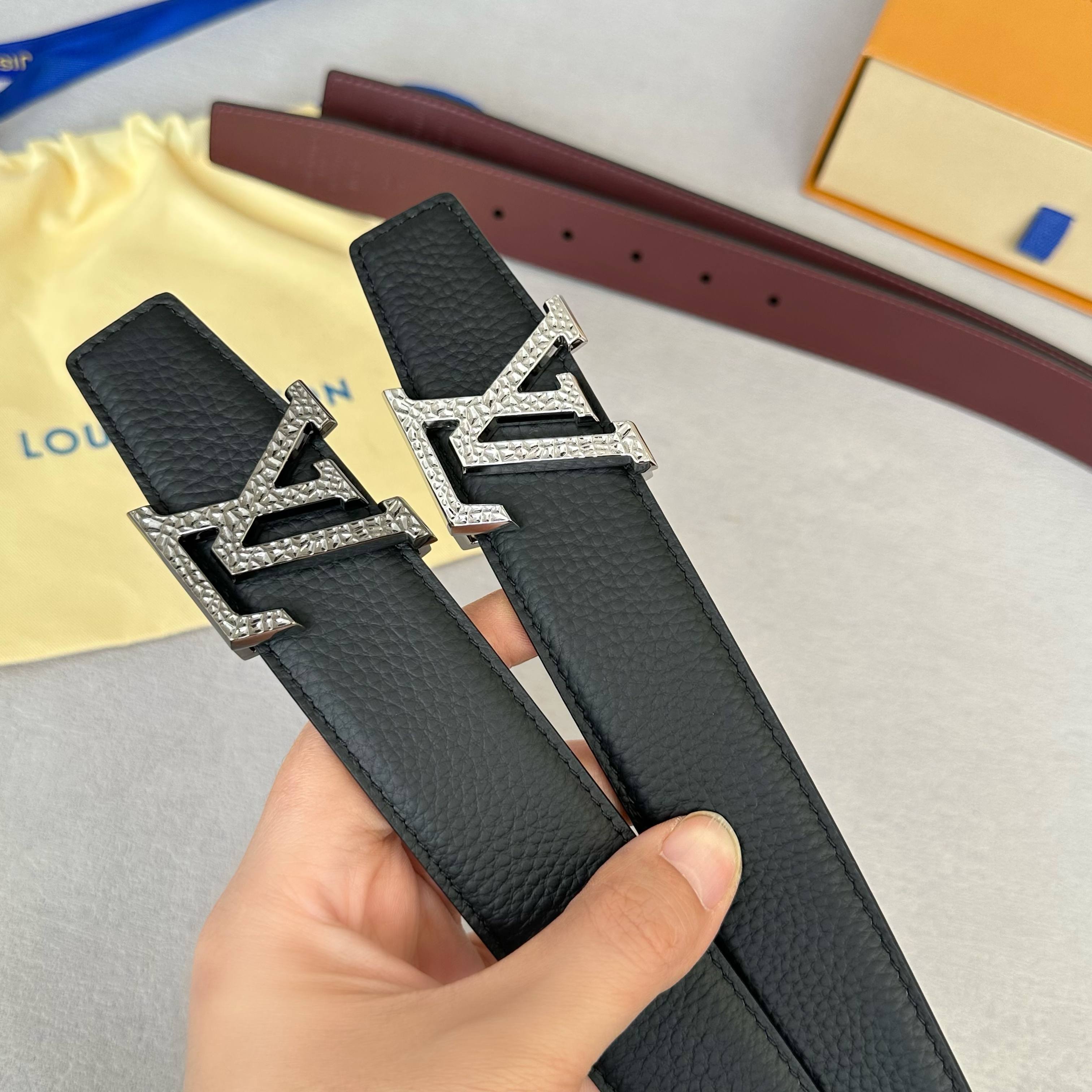 ルイ・ヴィトン メンズオリジナルレザー腰ベルト 35mm