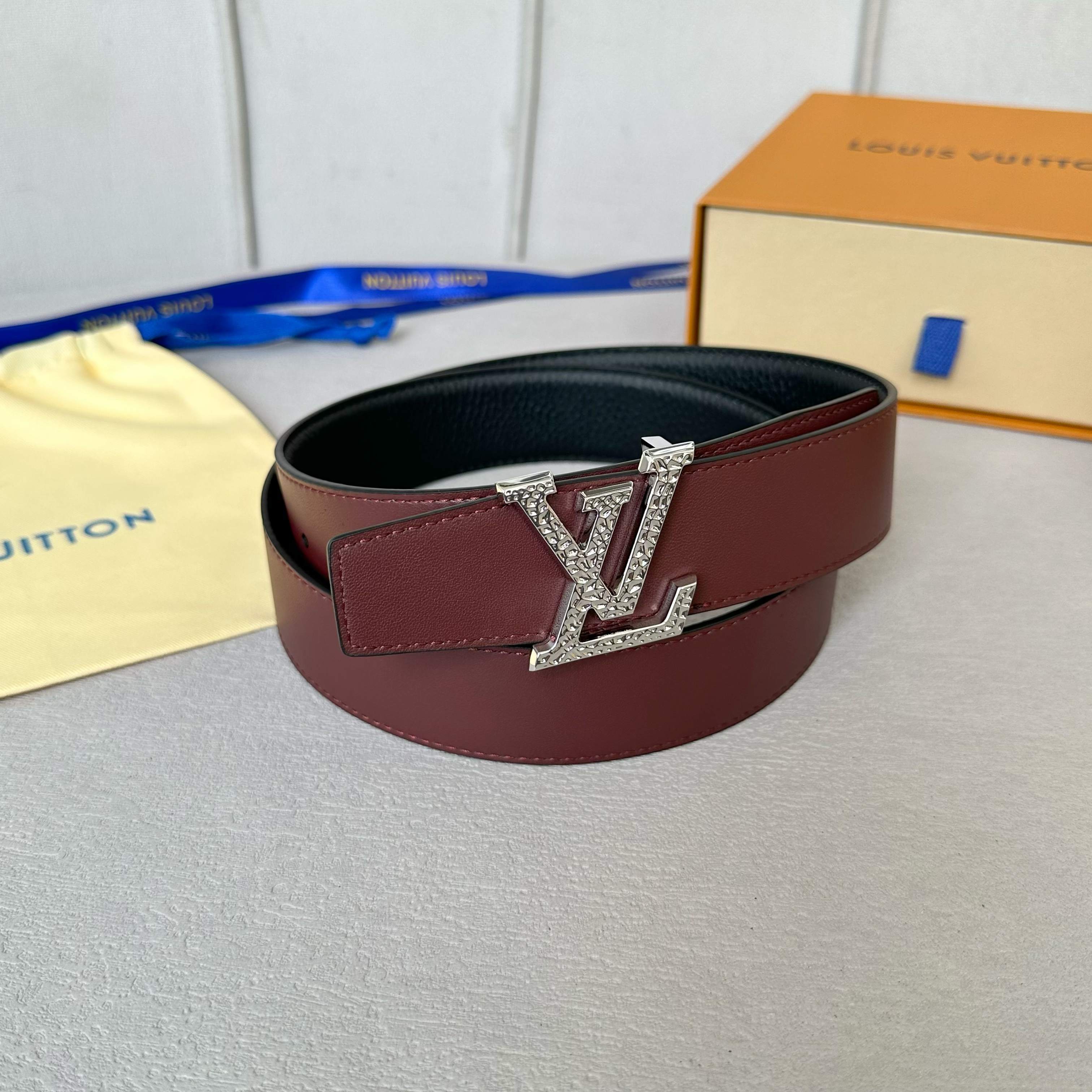 ルイ・ヴィトン メンズオリジナルレザー腰ベルト 35mm