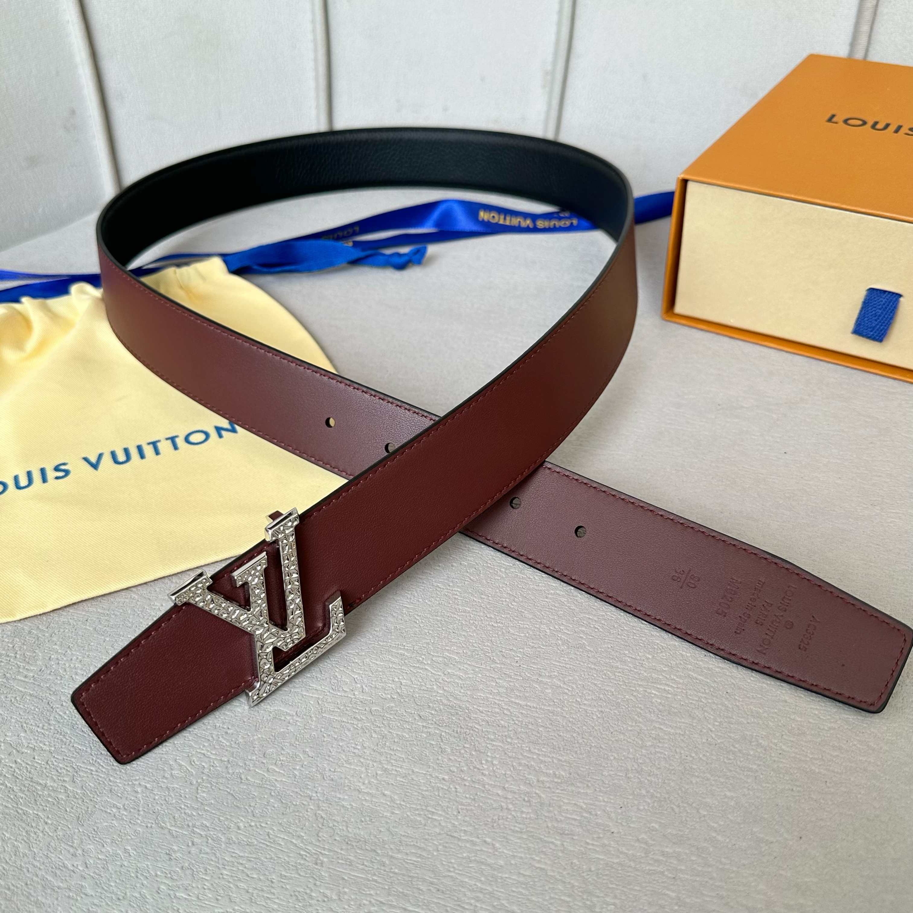 ルイ・ヴィトン メンズオリジナルレザー腰ベルト 35mm