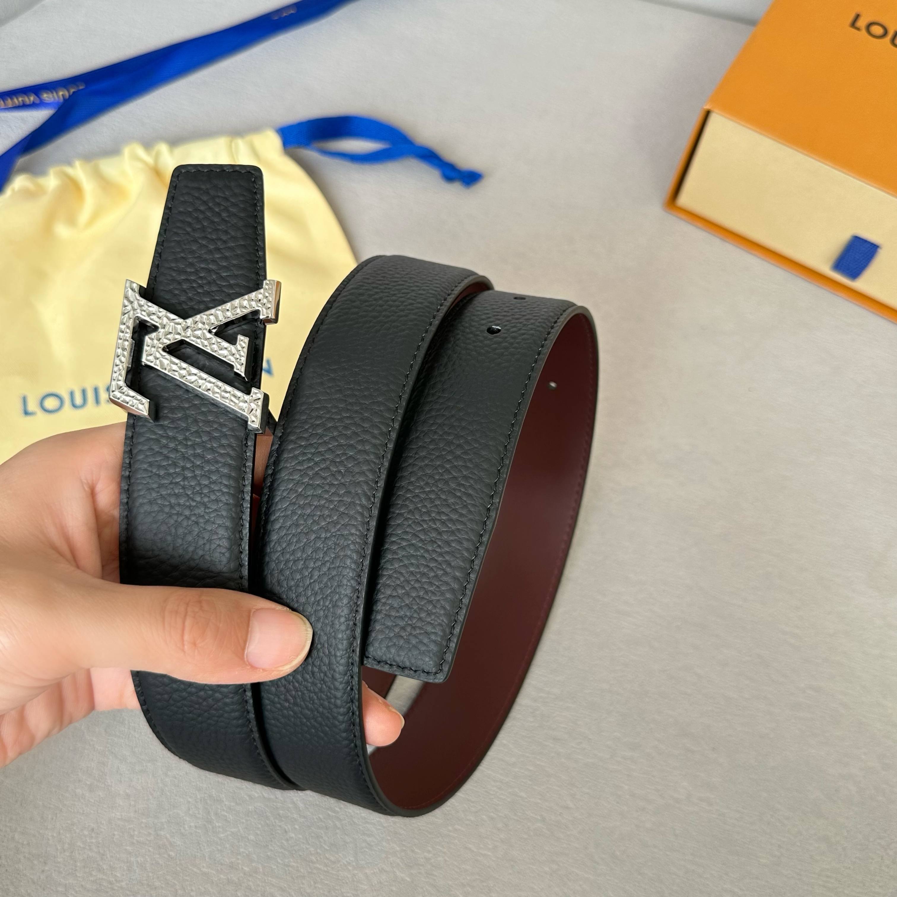 ルイ・ヴィトン メンズオリジナルレザー腰ベルト 35mm