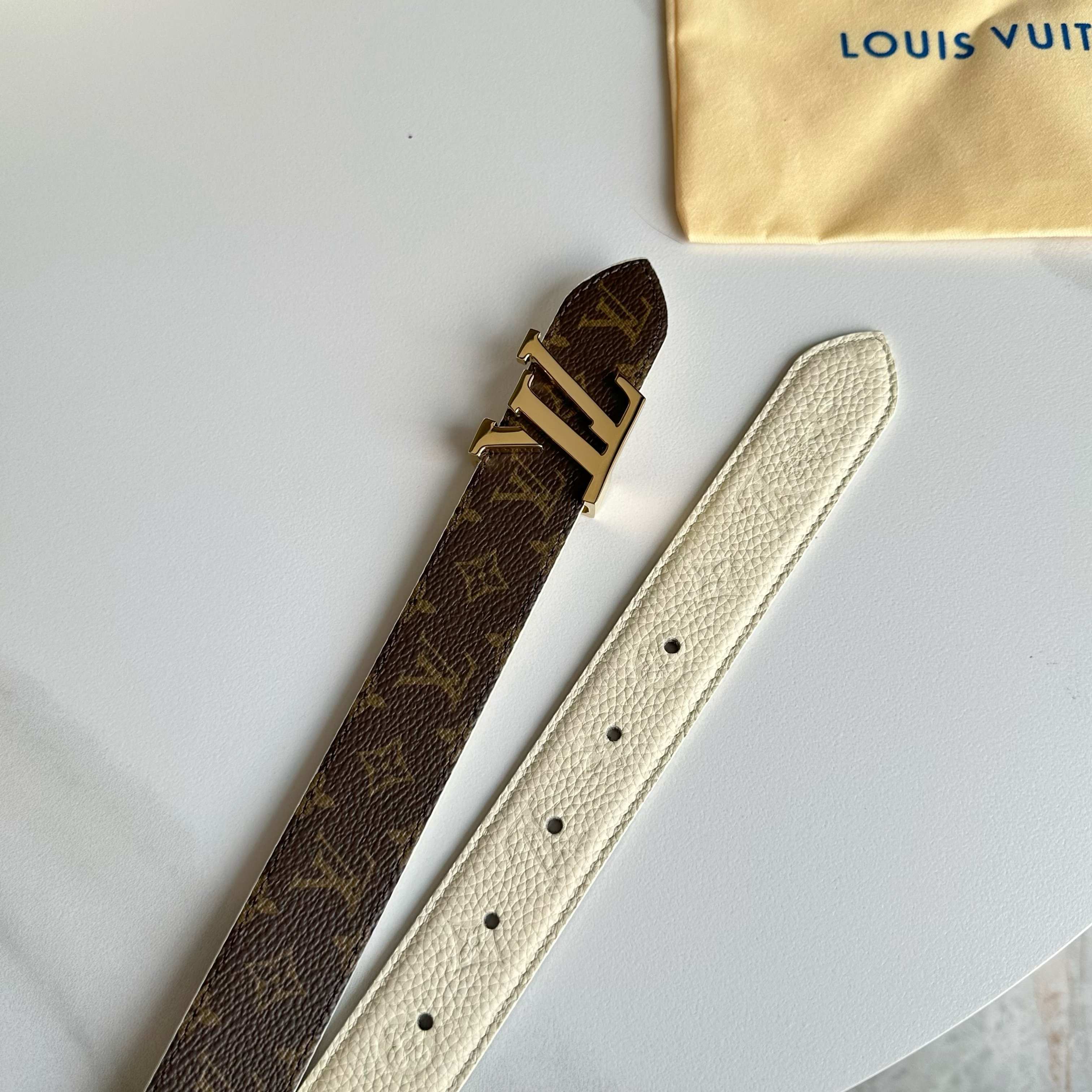 LOUIS VUITTON 原版包裝➕1.0 レディース腰帶 幅30mm