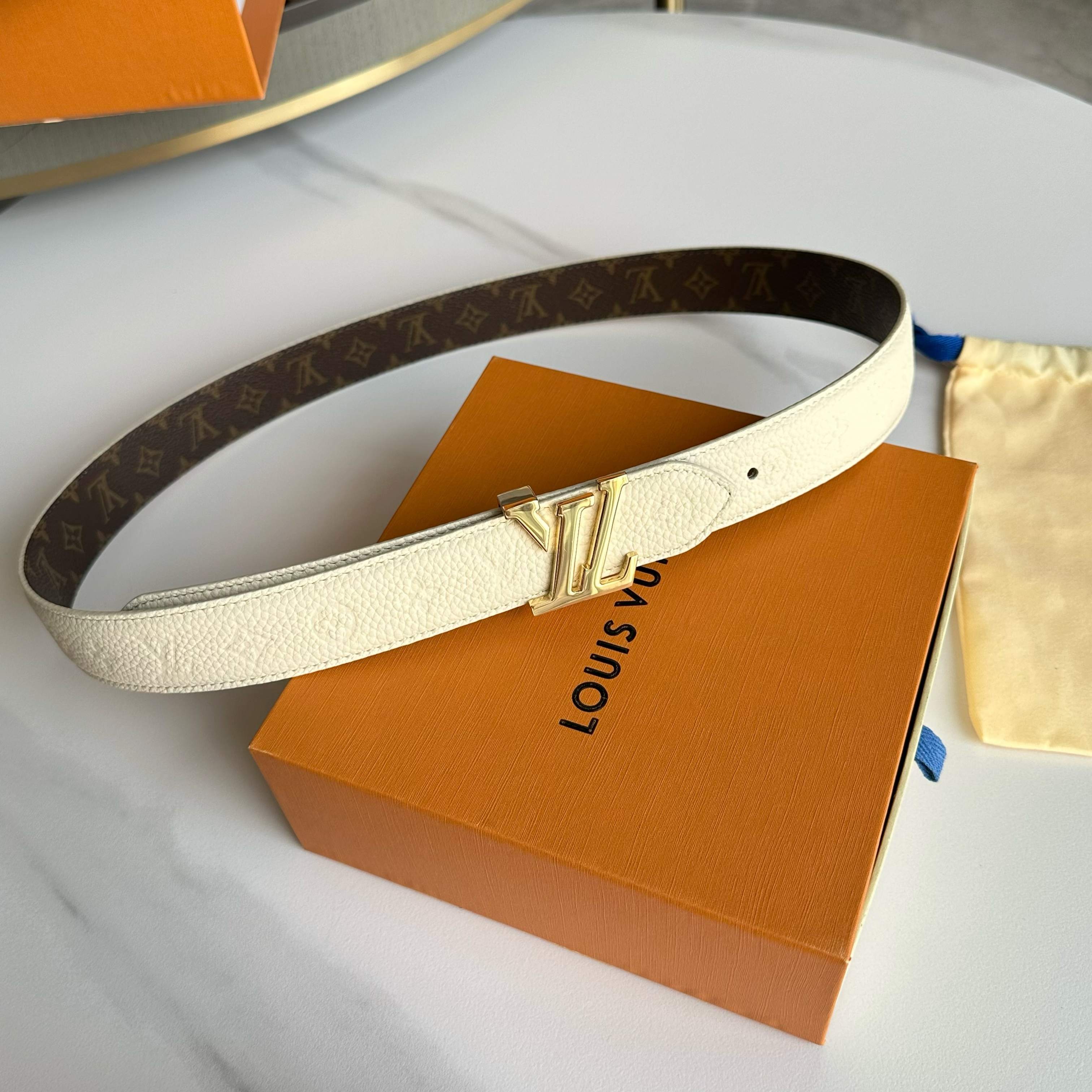 LOUIS VUITTON 原版包裝➕1.0 レディース腰帶 幅30mm