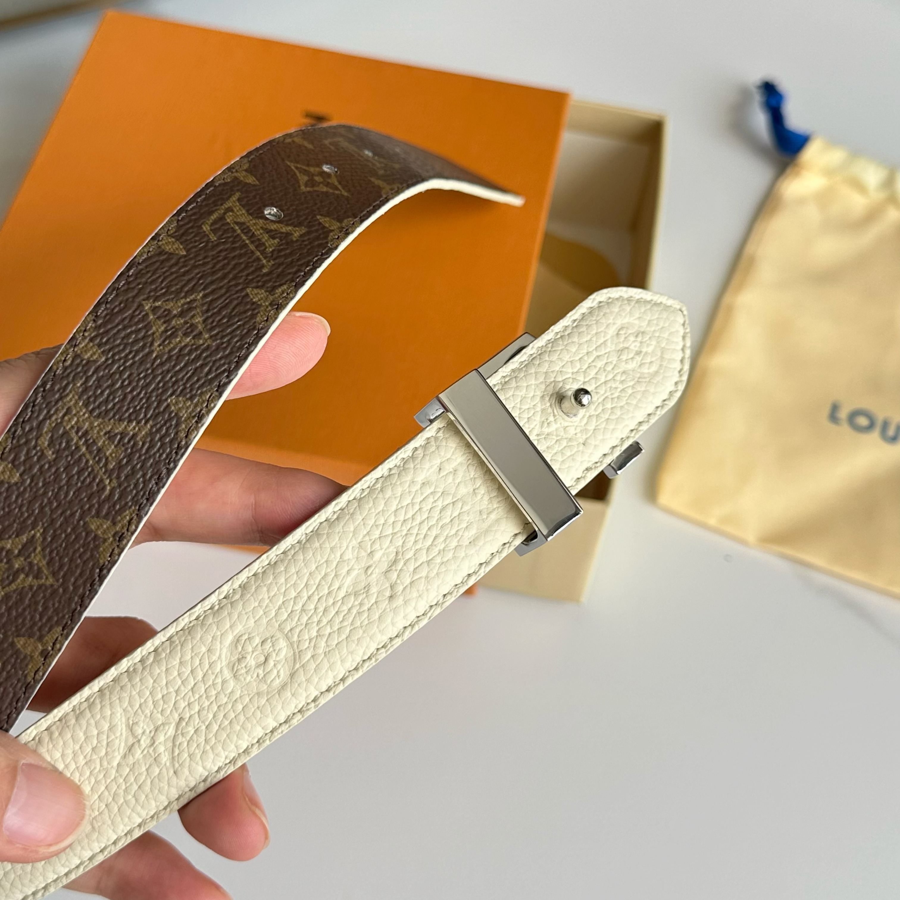 LOUIS VUITTON 原版包裝➕1.0 レディース腰帯 30mm幅