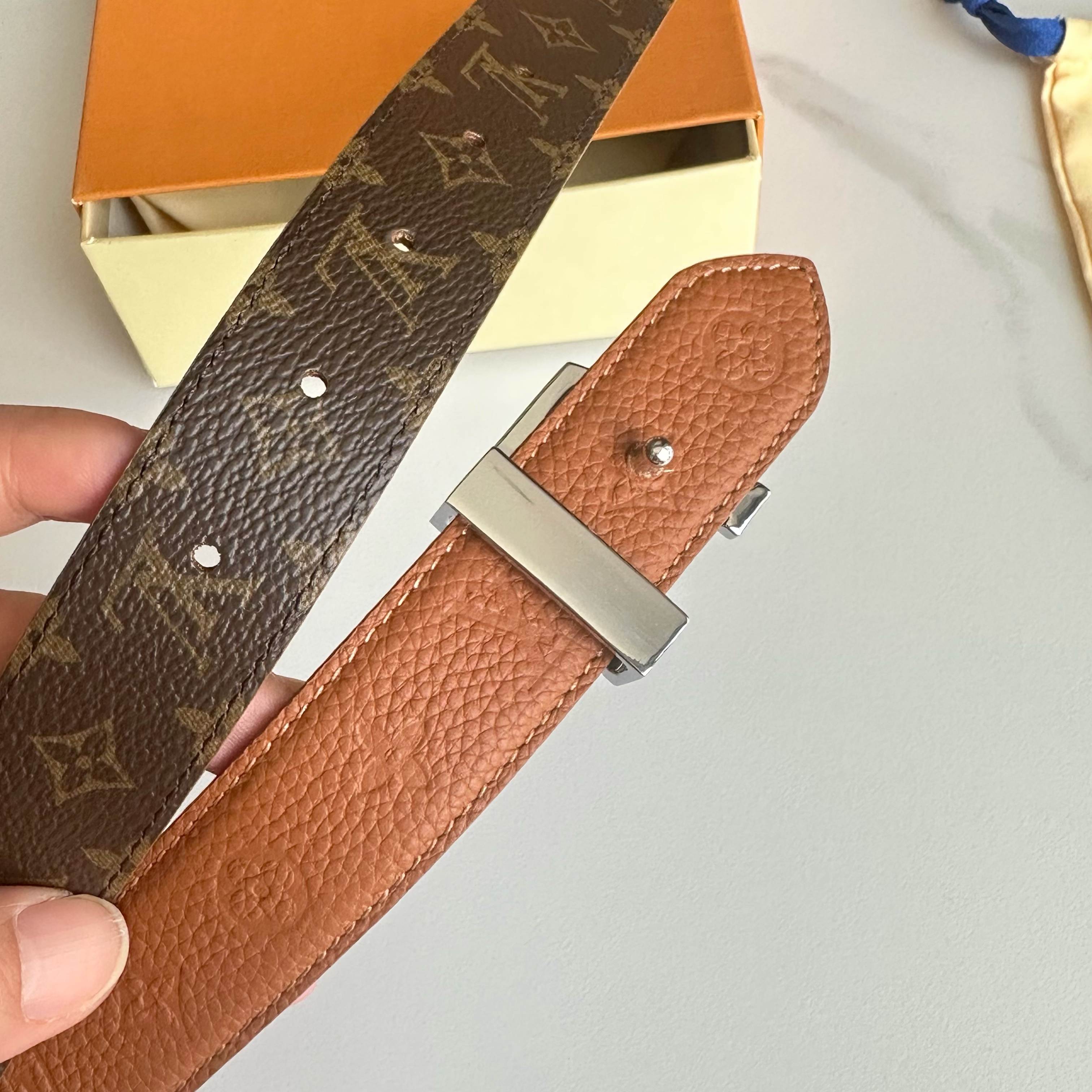 LouiS VuittoN レディース原単腰帯 PVC面と牛皮のコンビ