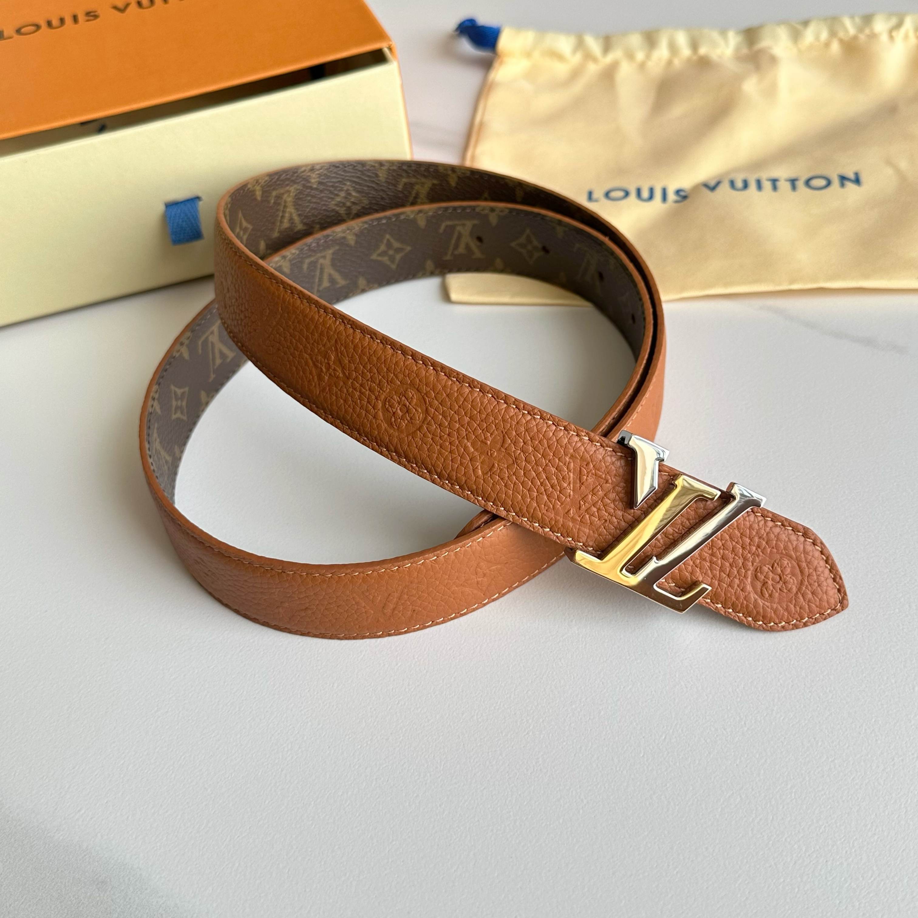 LouiS VuittoN レディース原単腰帯 PVC面と牛皮のコンビ