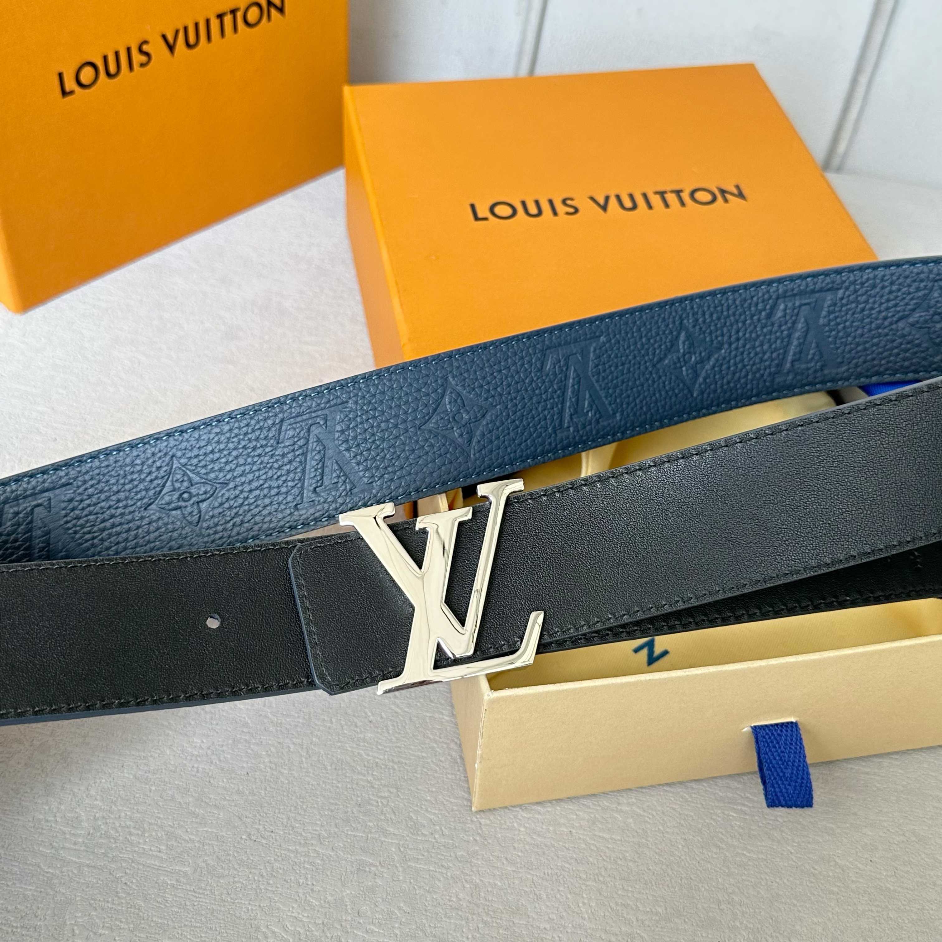 L0UIS VUITT0N 原版包裝➕1.0 幅広40mmのスタイリッシュなベルト