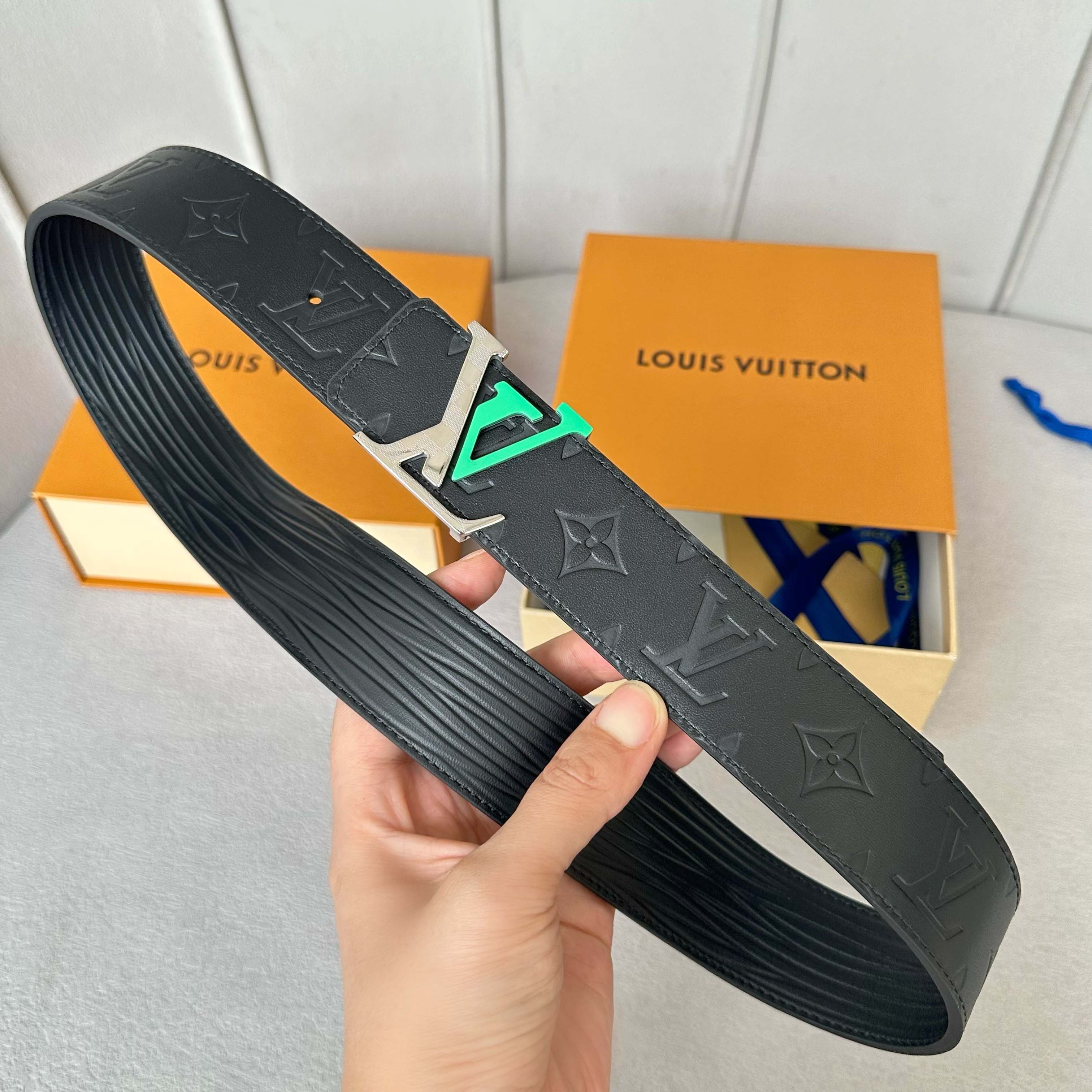 LVMHルイ・ヴィトン原版包裝➕1.0 ダブルフェイスベルト