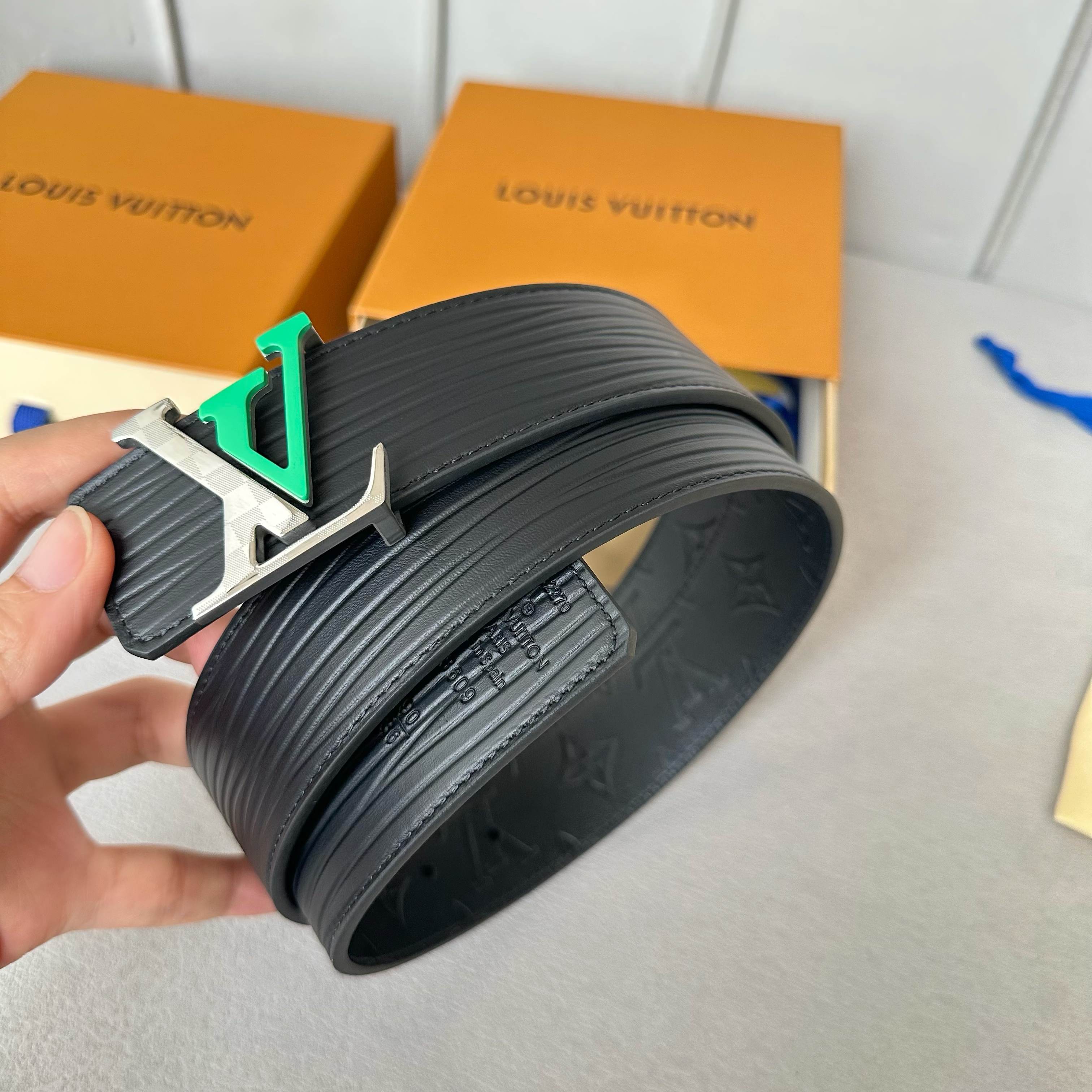 LVMHルイ・ヴィトン原版包裝➕1.0 ダブルフェイスベルト