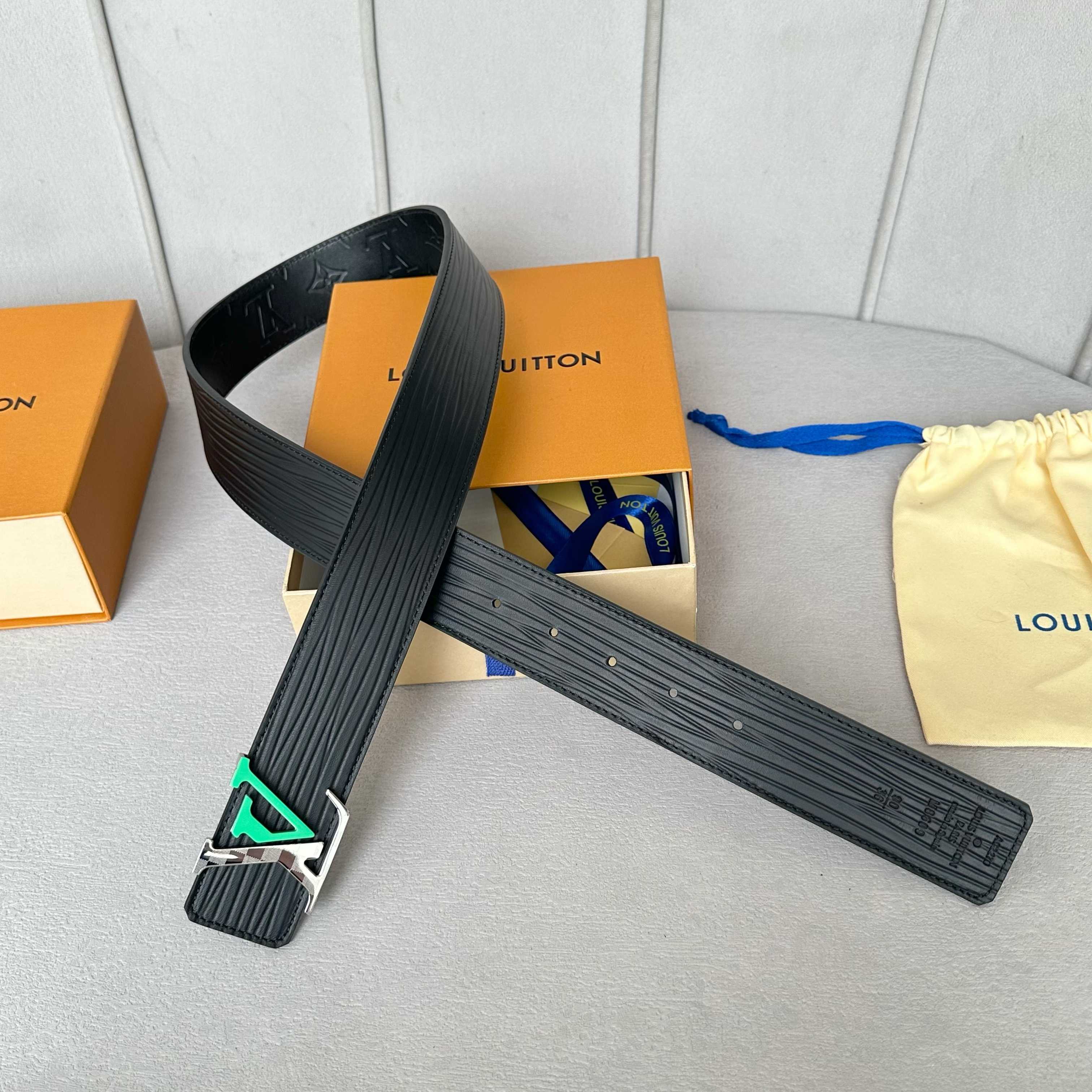 LVMHルイ・ヴィトン原版包裝➕1.0 ダブルフェイスベルト