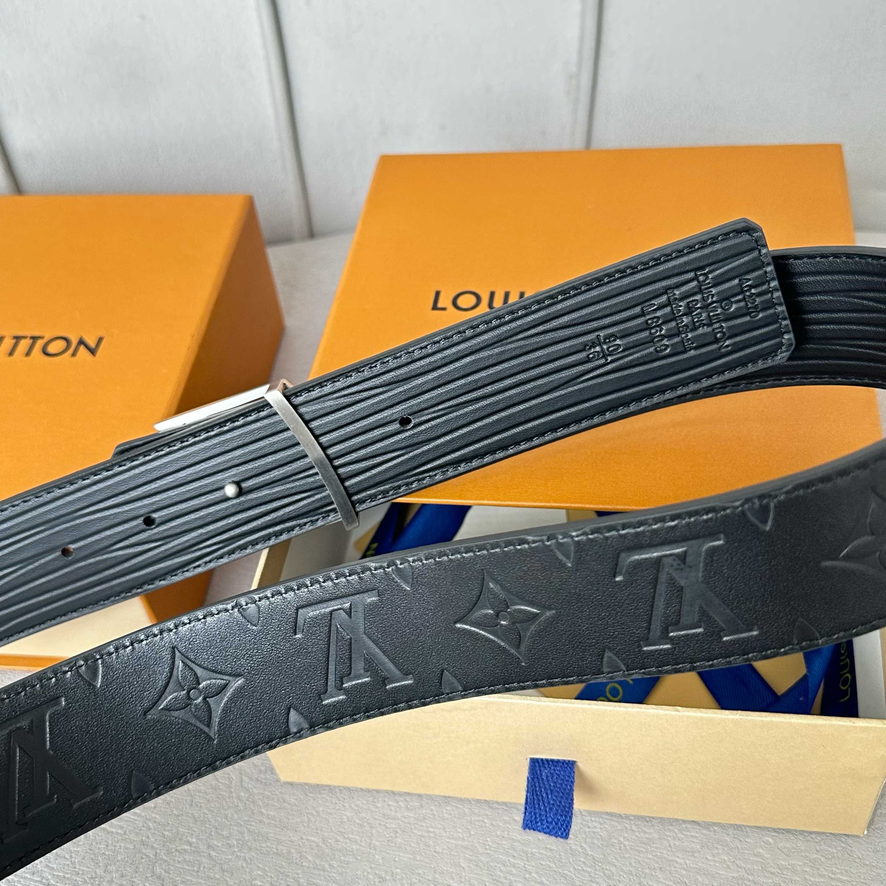 LVMHルイ・ヴィトン原版包裝➕1.0 ダブルフェイスベルト