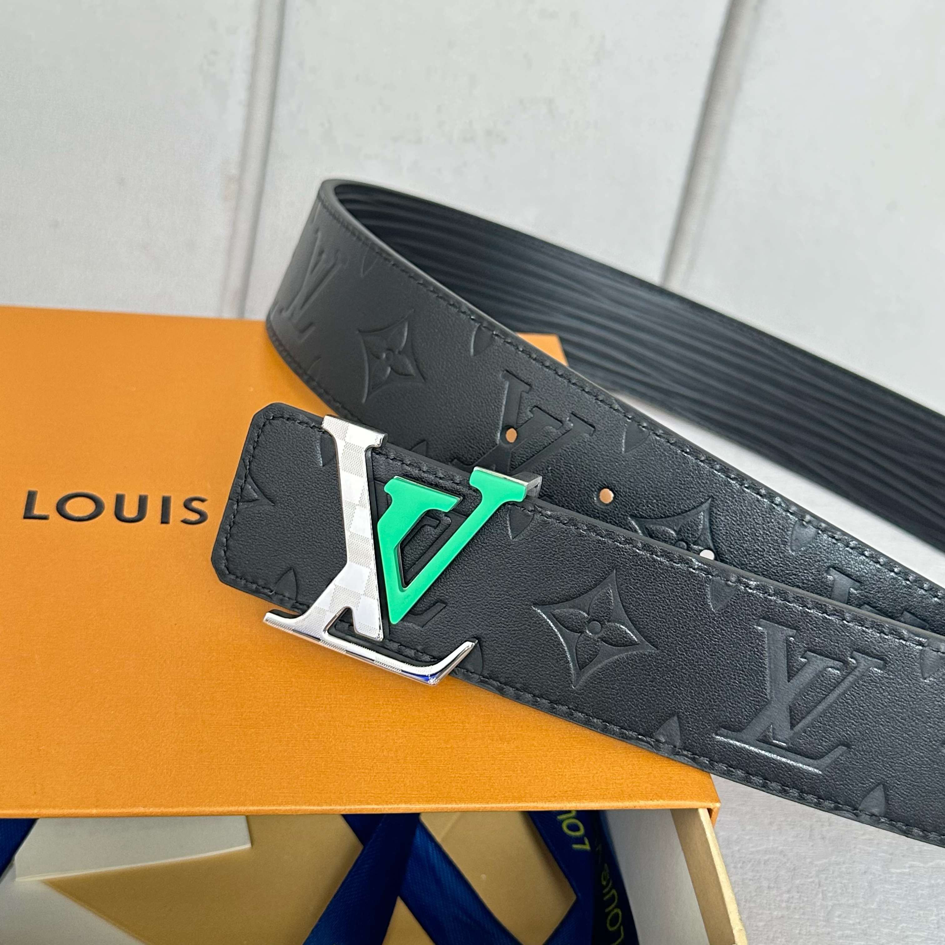 LVMHルイ・ヴィトン原版包裝➕1.0 ダブルフェイスベルト