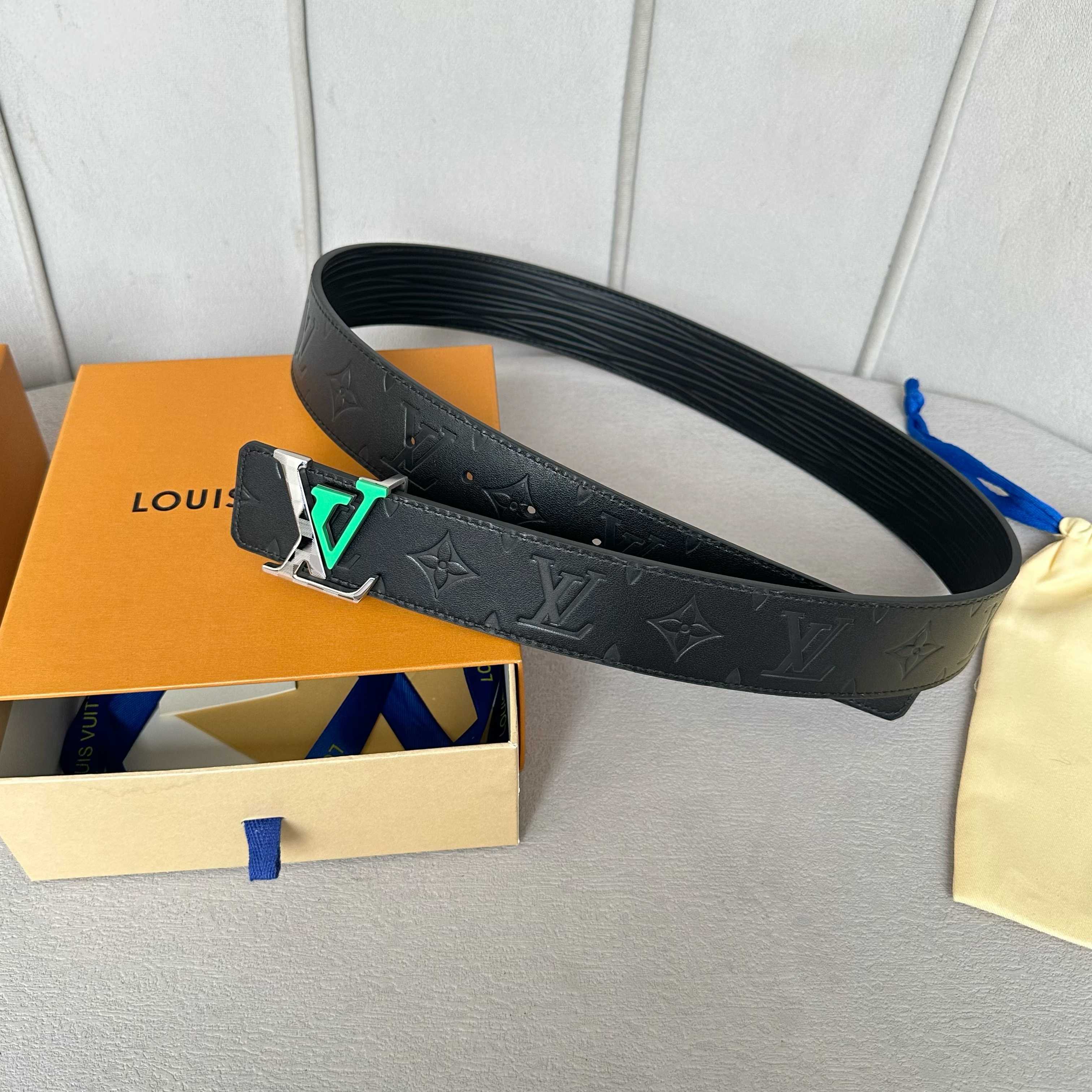 LVMHルイ・ヴィトン原版包裝➕1.0 ダブルフェイスベルト