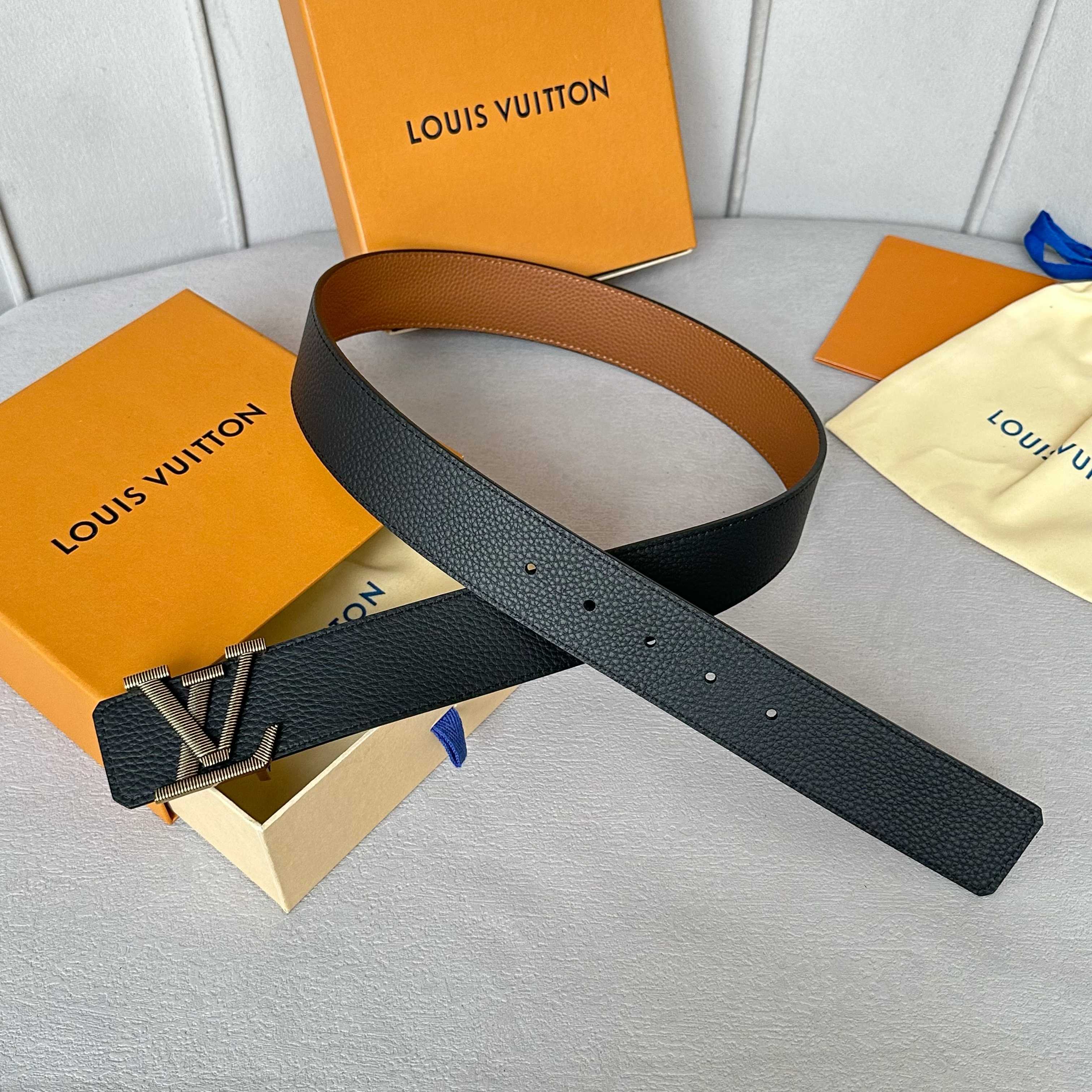 LOUIS VUITTON 原版包裝➕1.0 - 新型字母搭扣・双面可用