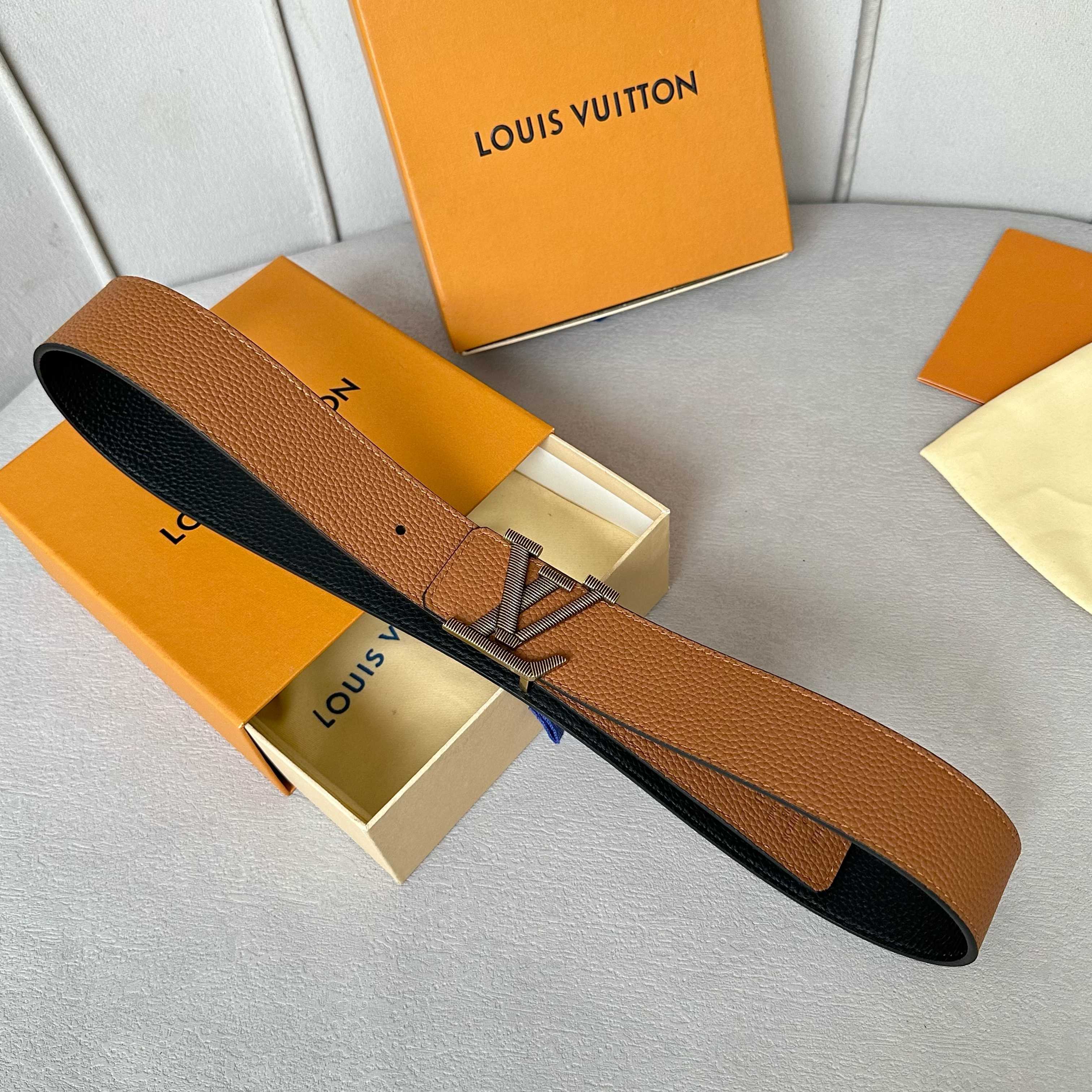 LOUIS VUITTON 原版包裝➕1.0 - 新型字母搭扣・双面可用