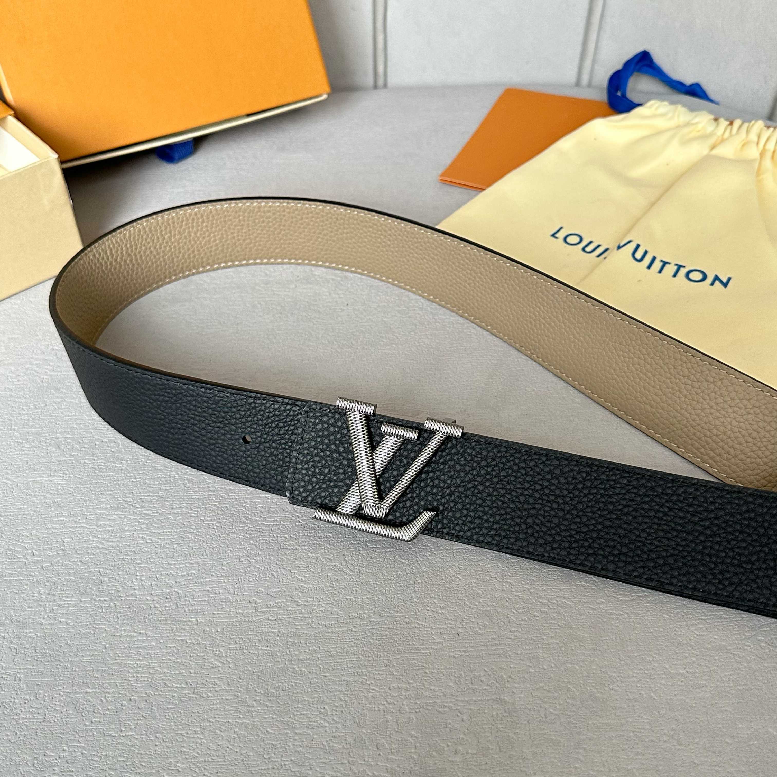 LOUIS VUITTON 原版包裝➕1.0 - 新型字母搭扣・双面可用