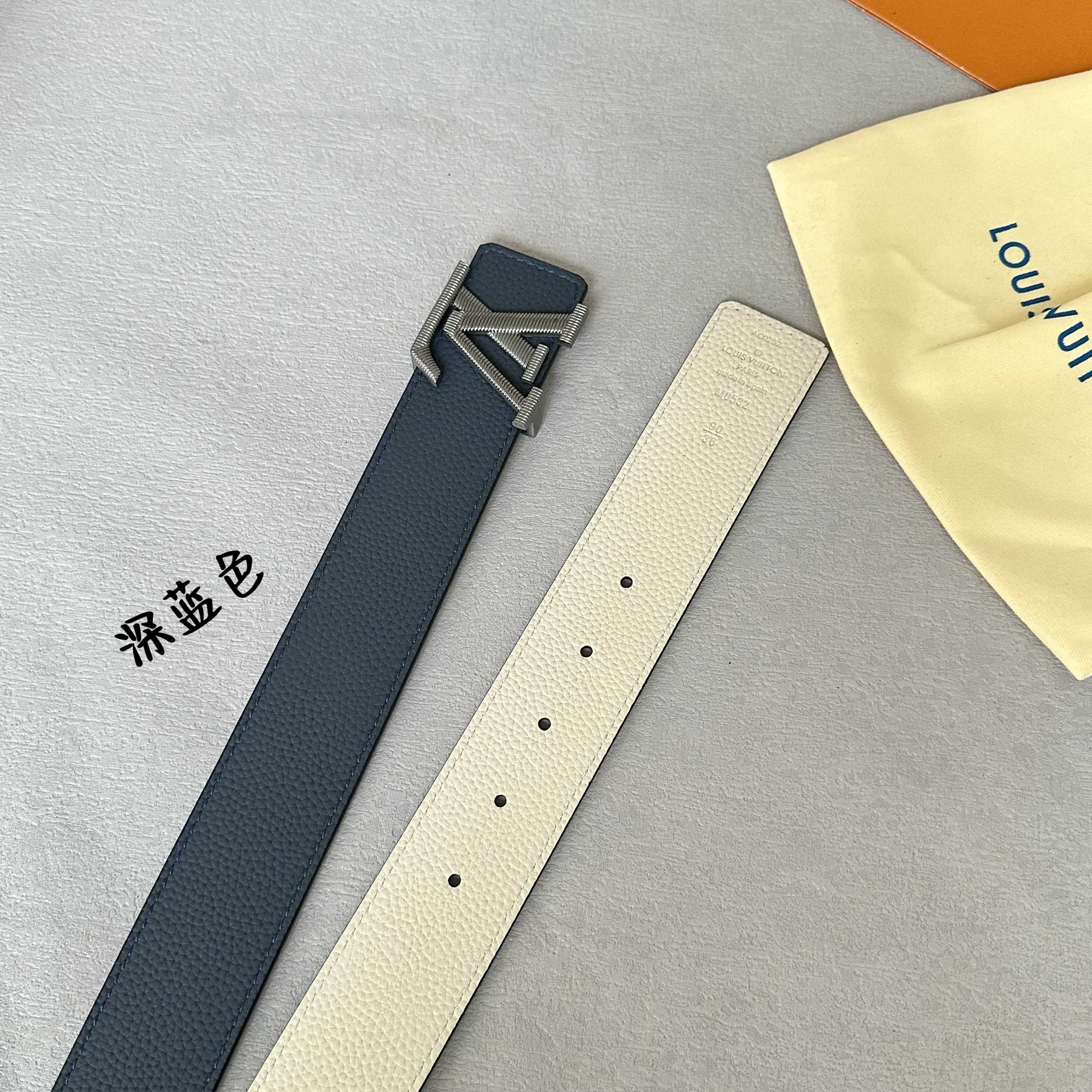 LOUIS VUITTON 原版包裝➕1.0 幅40mm 新型字母搭扣