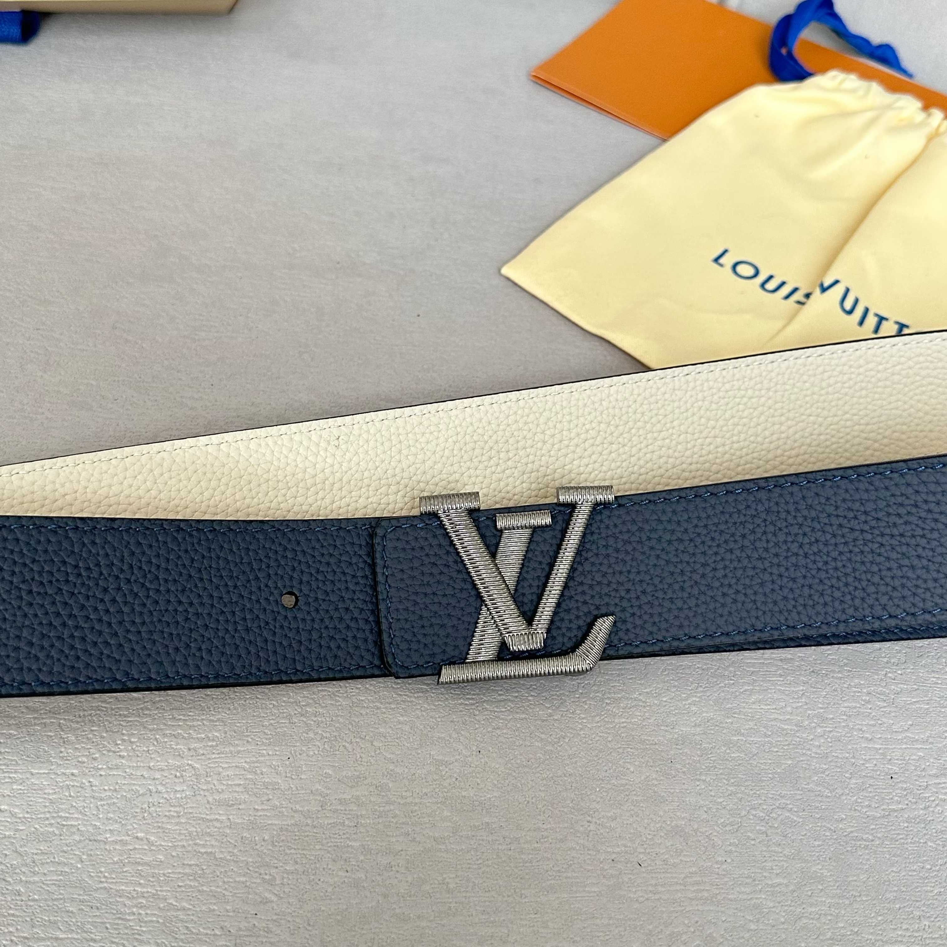 LOUIS VUITTON 原版包裝➕1.0 幅40mm 新型字母搭扣
