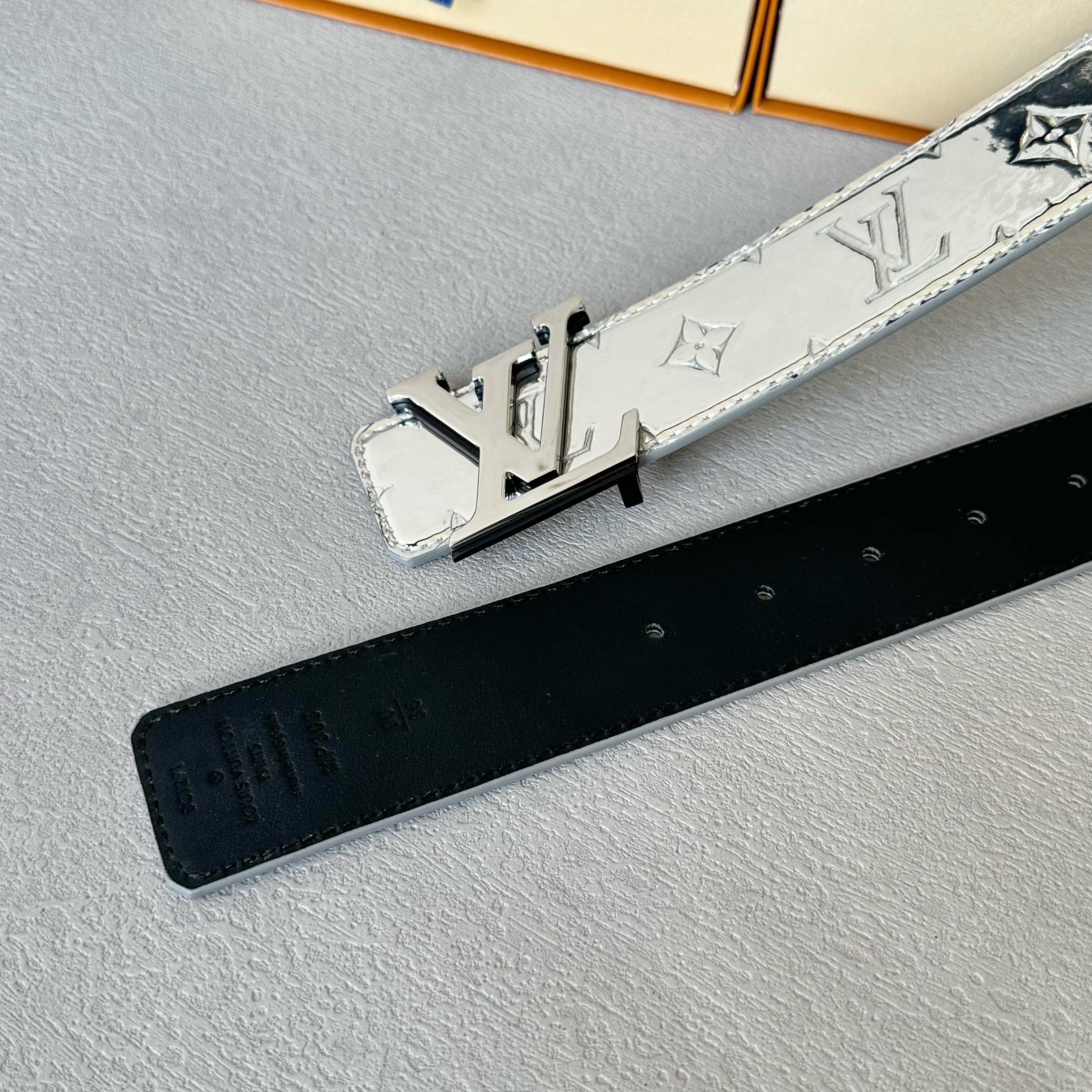 Lous Vuitton 原版包裝➕1.0 - 最新版40mm幅のダブルサイド使用可