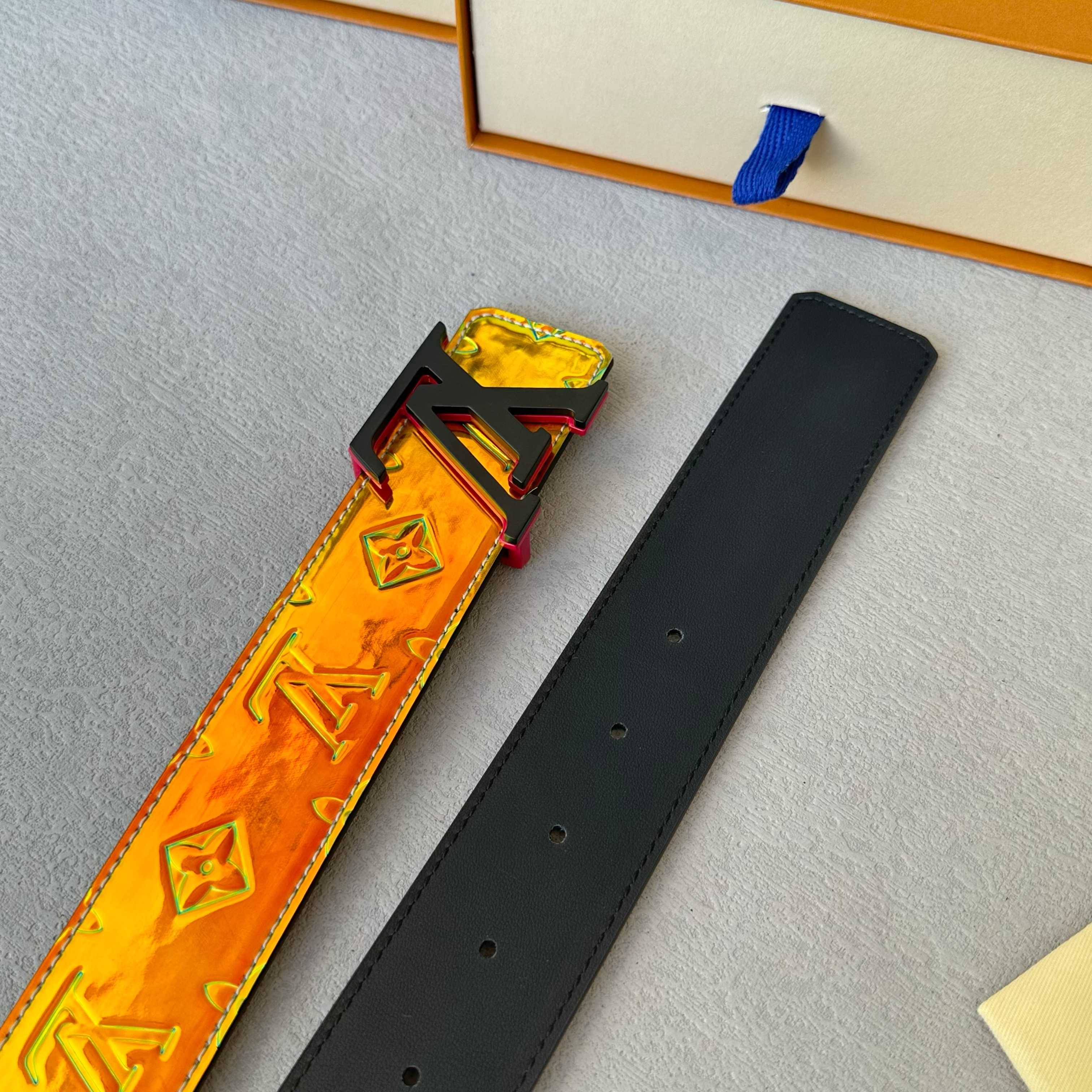 LOUIS VUITTON 原版包裝➕1.0 最新モデル - 40mm幅の双面可用デザイン