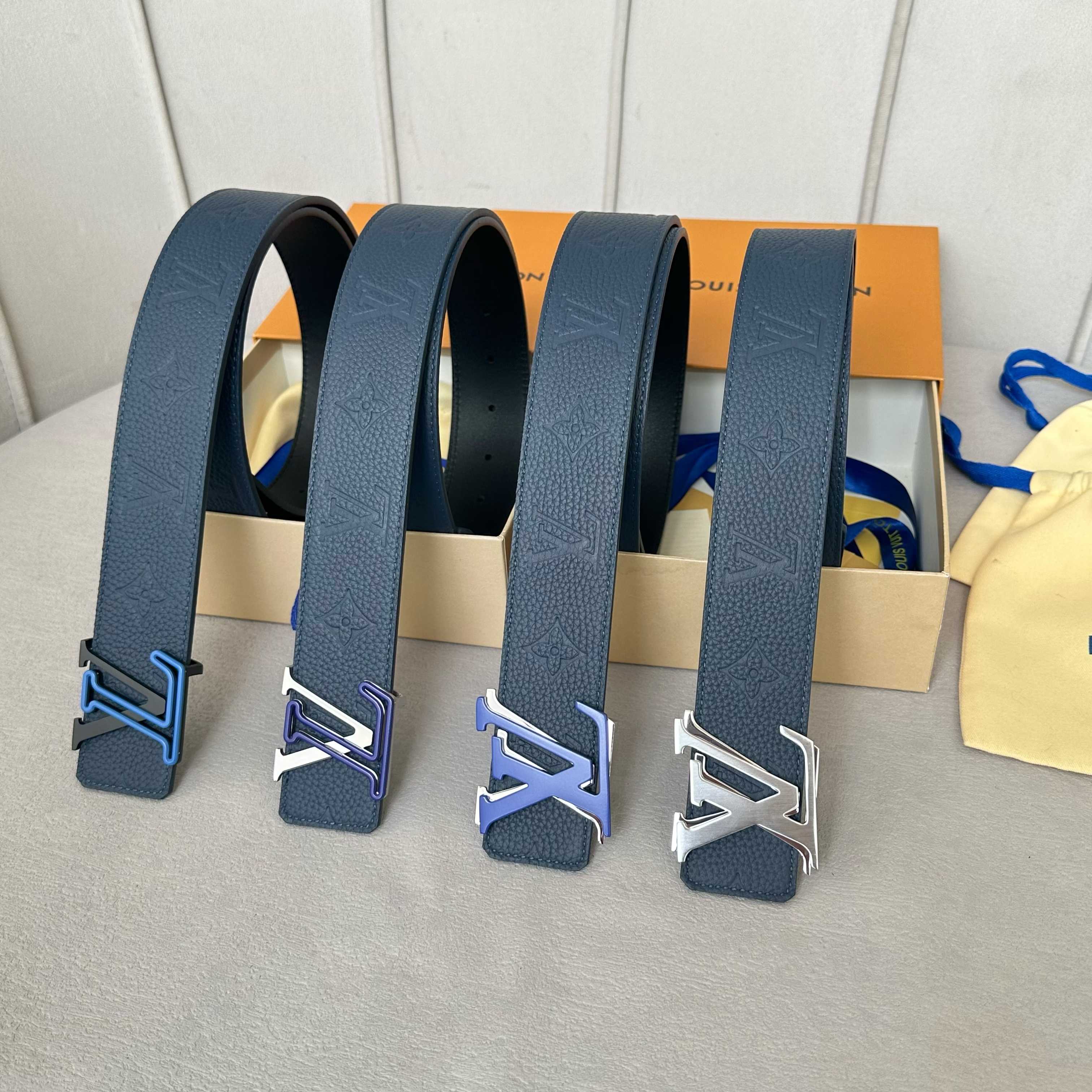 L0UIS VUITT0N 原版包裝➕1.0 幅広40mmの高級レザーベルト