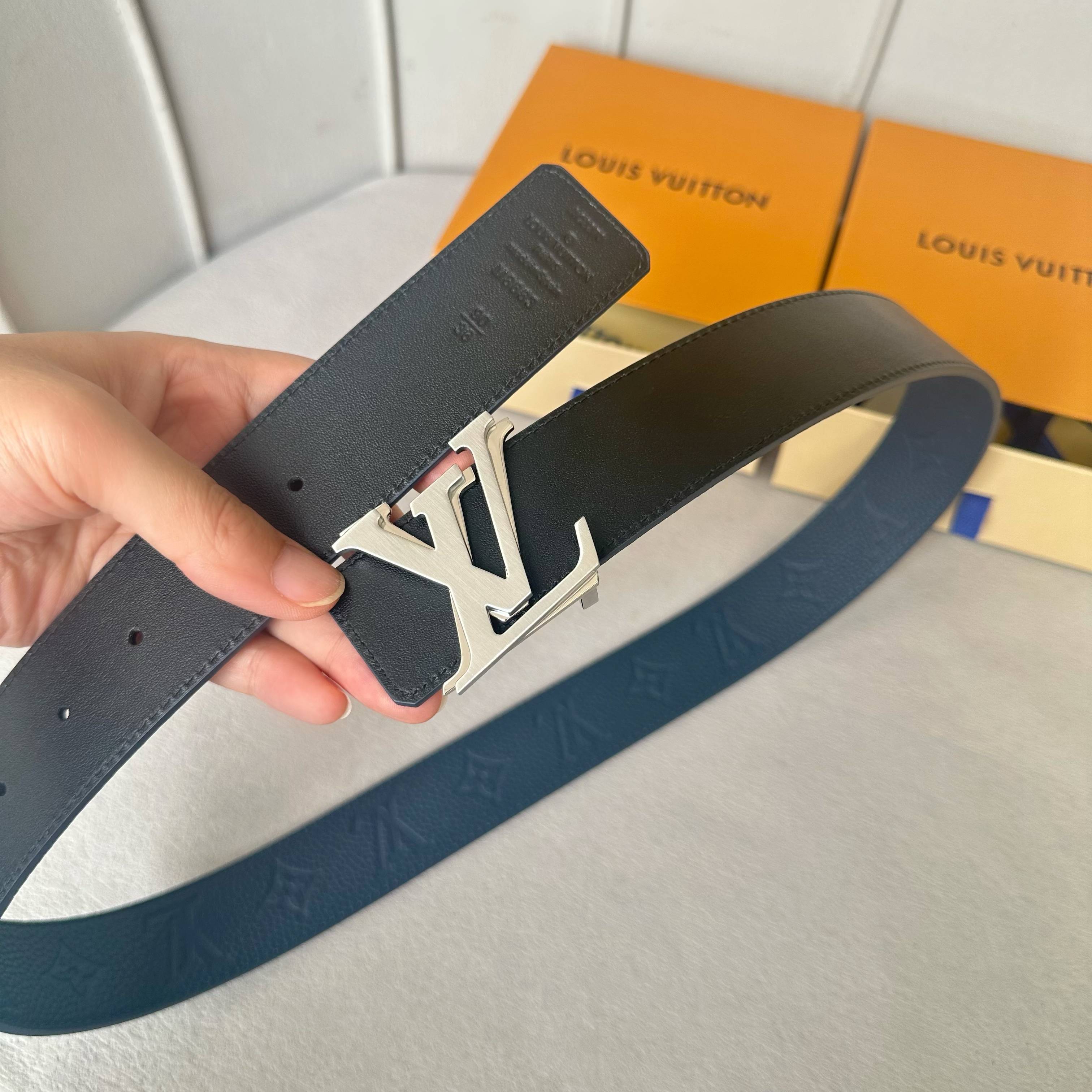 L0UIS VUITT0N 原版包裝➕1.0 高級レザーリストバンド